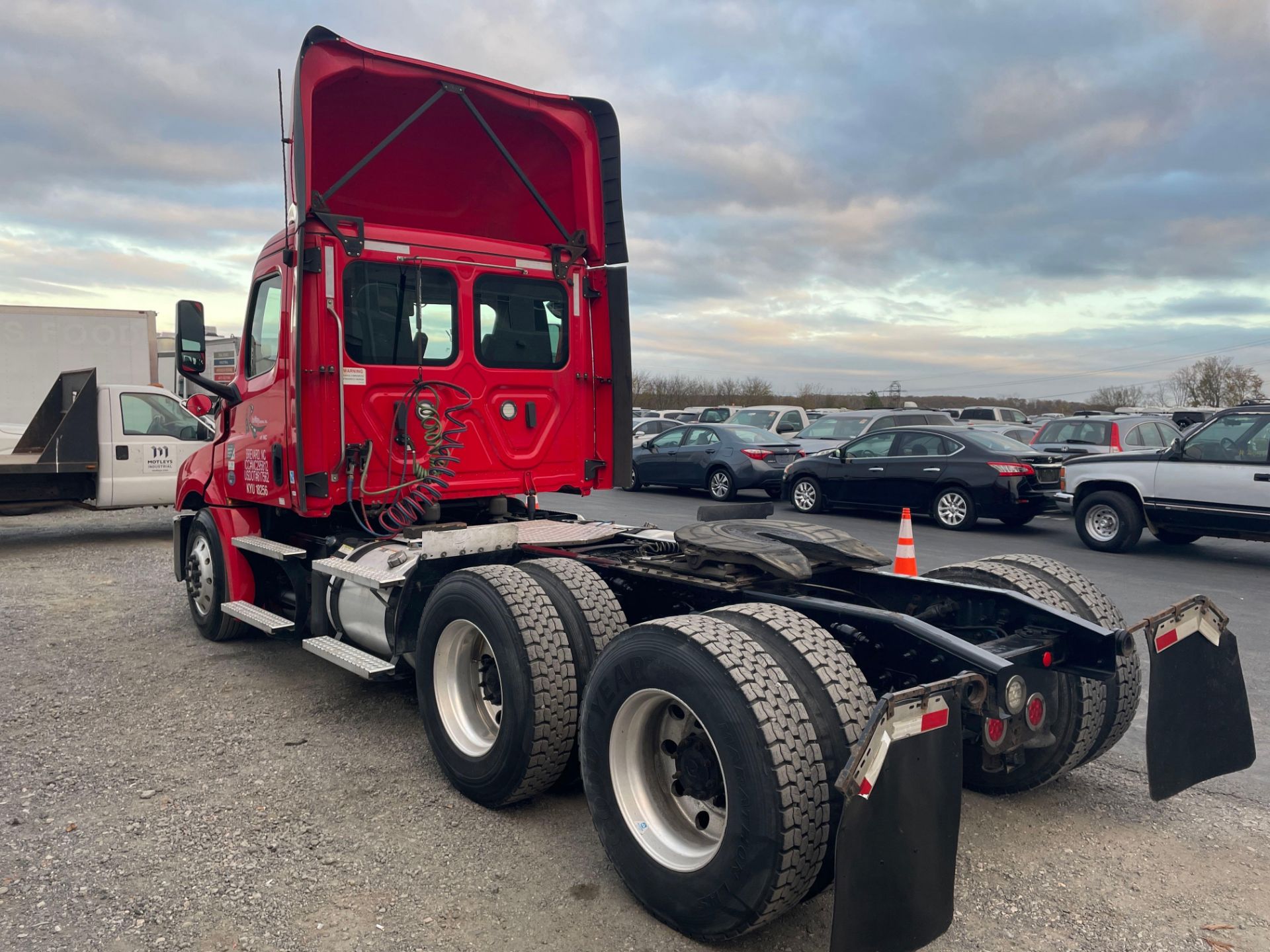 2020 Freightliner PX12664T Cascadia 126 T/A Day Cab Road Tractor - Image 3 of 27