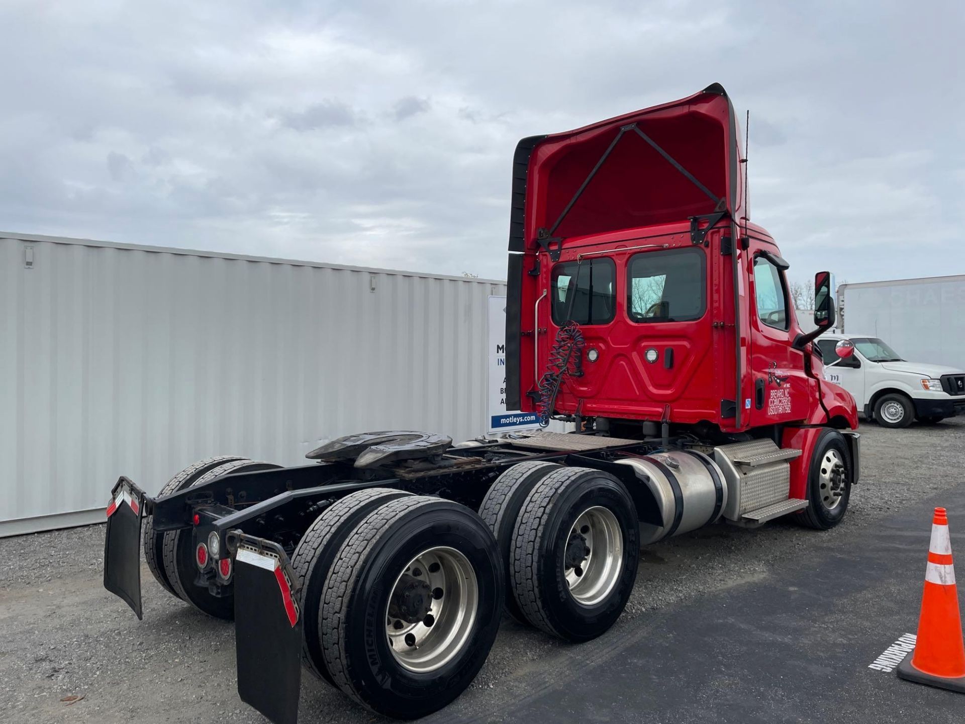 2020 Freightliner PX12664T Cascadia 126 T/A Day Cab Road Tractor - Image 2 of 20