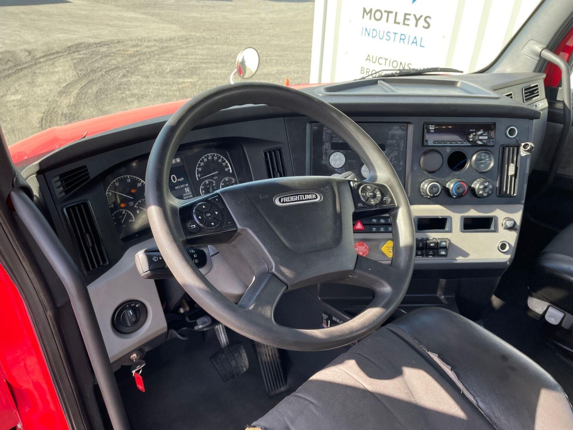 2020 Freightliner PX12664T Cascadia 126 T/A Day Cab Road Tractor - Image 7 of 26