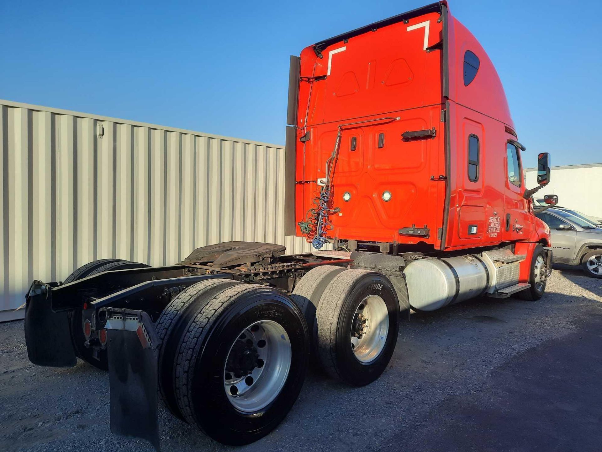 2019 Freightliner PX12664T Cascadia 126 T/A Sleeper Road Tractor - Image 2 of 30