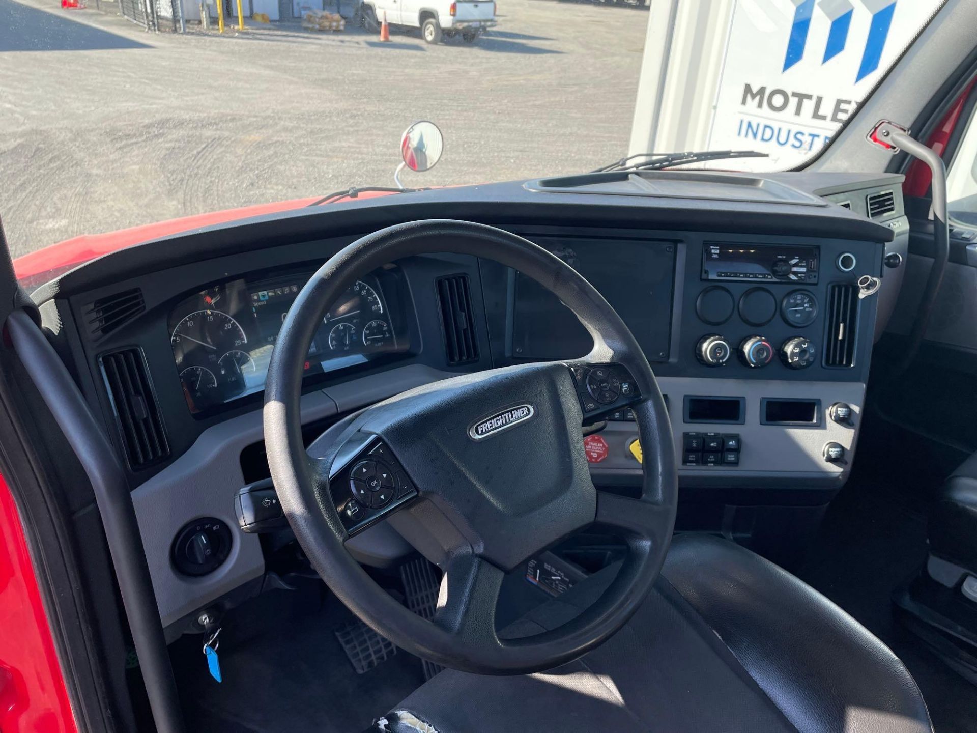 2020 Freightliner PX12664T Cascadia 126 T/A Day Cab Road Tractor - Image 7 of 26