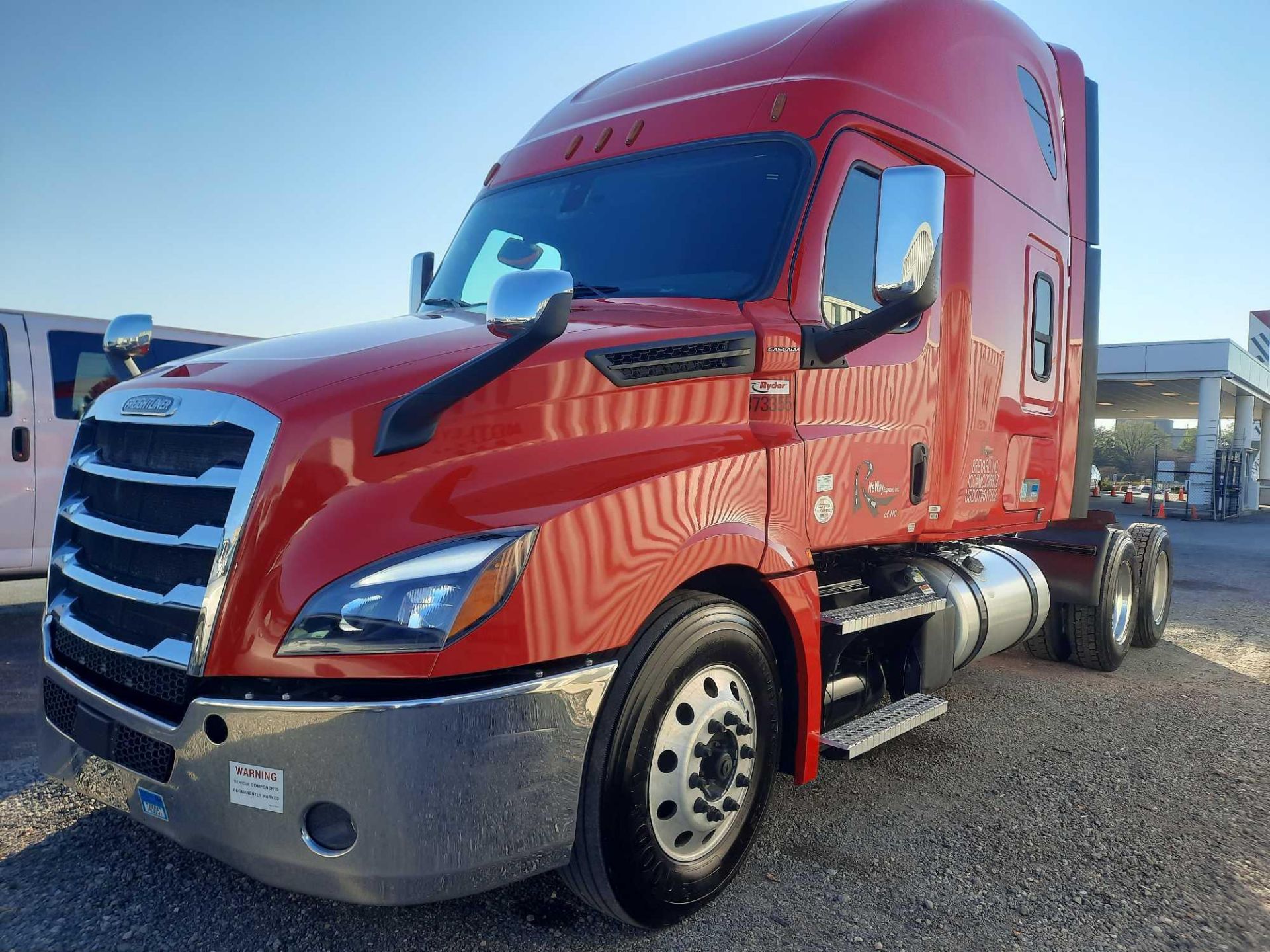 2019 Freightliner PX12664T Cascadia 126 T/A Sleeper Road Tractor - Image 4 of 27