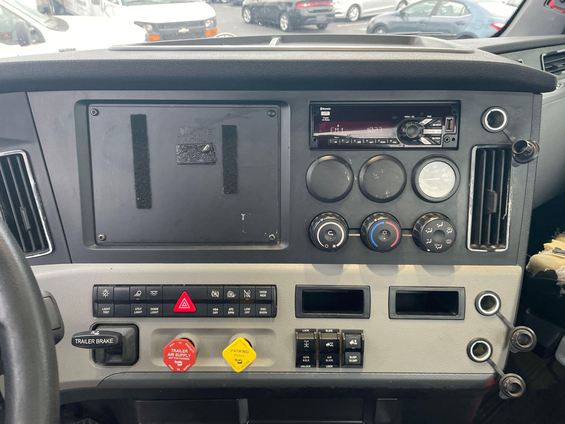 2020 Freightliner PX12664T Cascadia 126 T/A Day Cab Road Tractor - Image 9 of 27