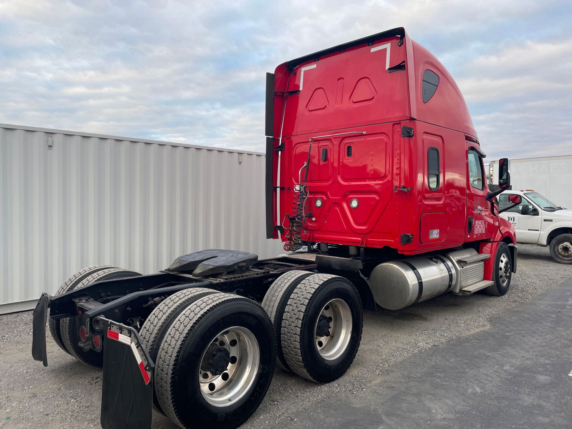 2019 Freightliner PX12664T Cascadia 126 T/A Sleeper Road Tractor - Image 2 of 27