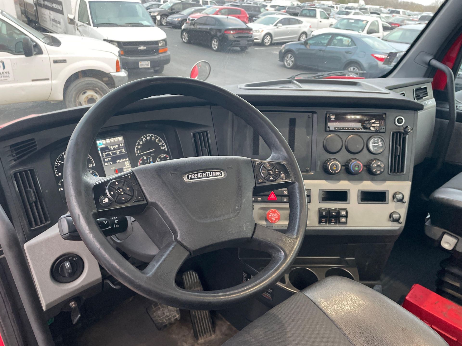 2020 Freightliner PX12664T Cascadia 126 T/A Day Cab Road Tractor - Image 7 of 27
