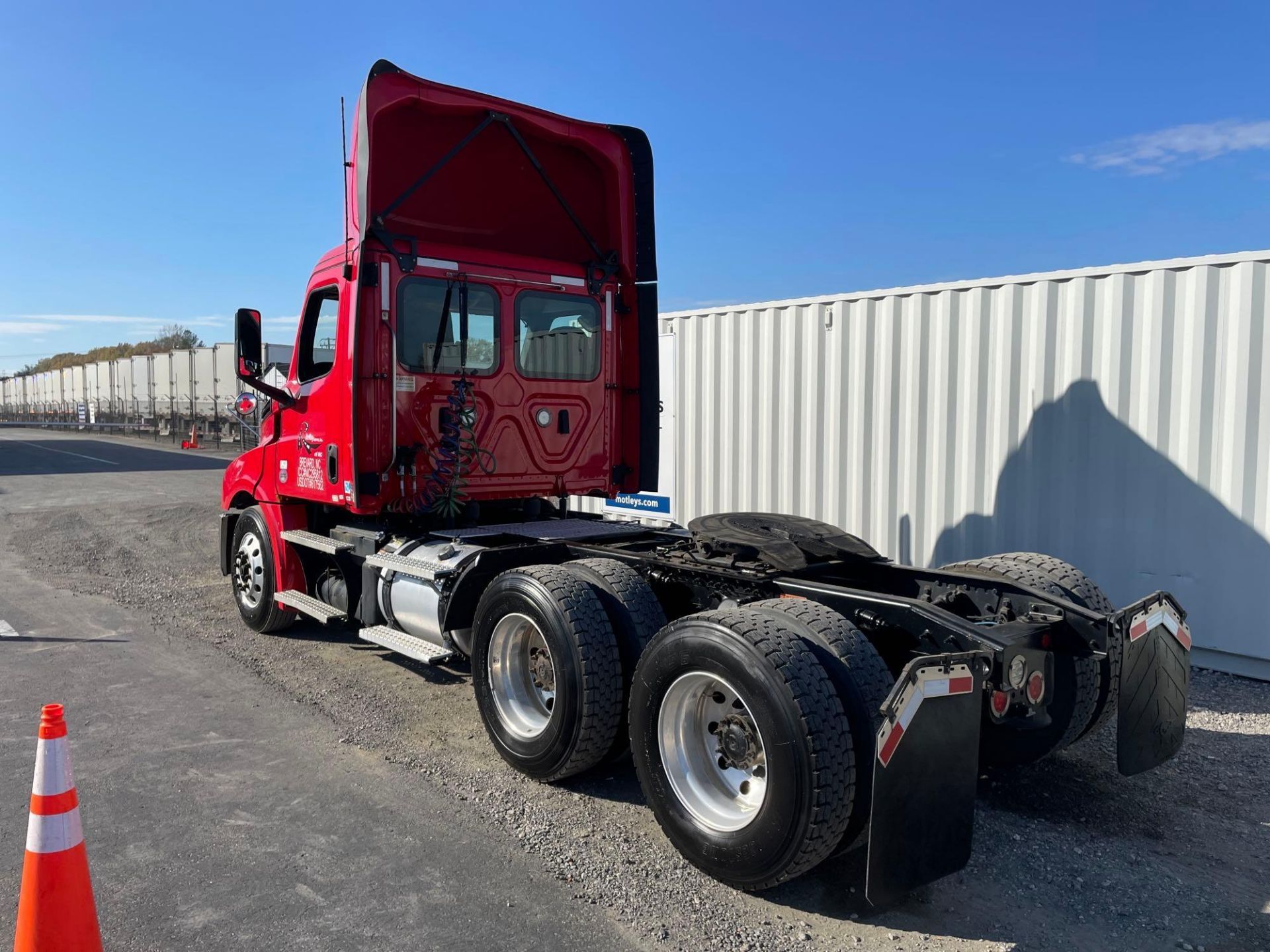 2020 Freightliner PX12664T Cascadia 126 T/A Day Cab Road Tractor - Image 2 of 26
