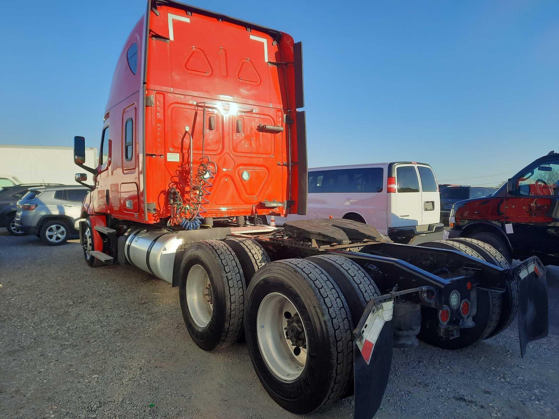 2019 Freightliner PX12664T Cascadia 126 T/A Sleeper Road Tractor - Image 3 of 30