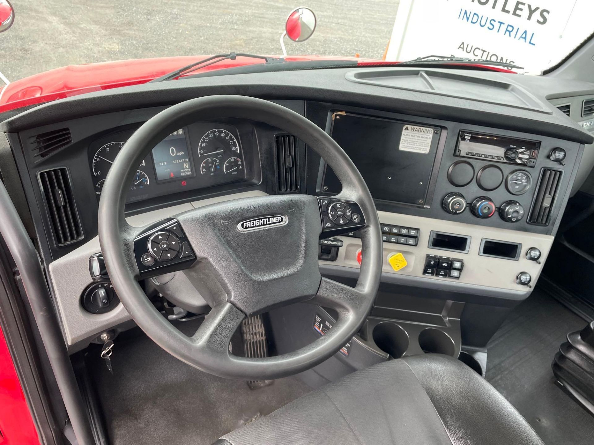 2020 Freightliner PX12664T Cascadia 126 T/A Day Cab Road Tractor - Image 8 of 19