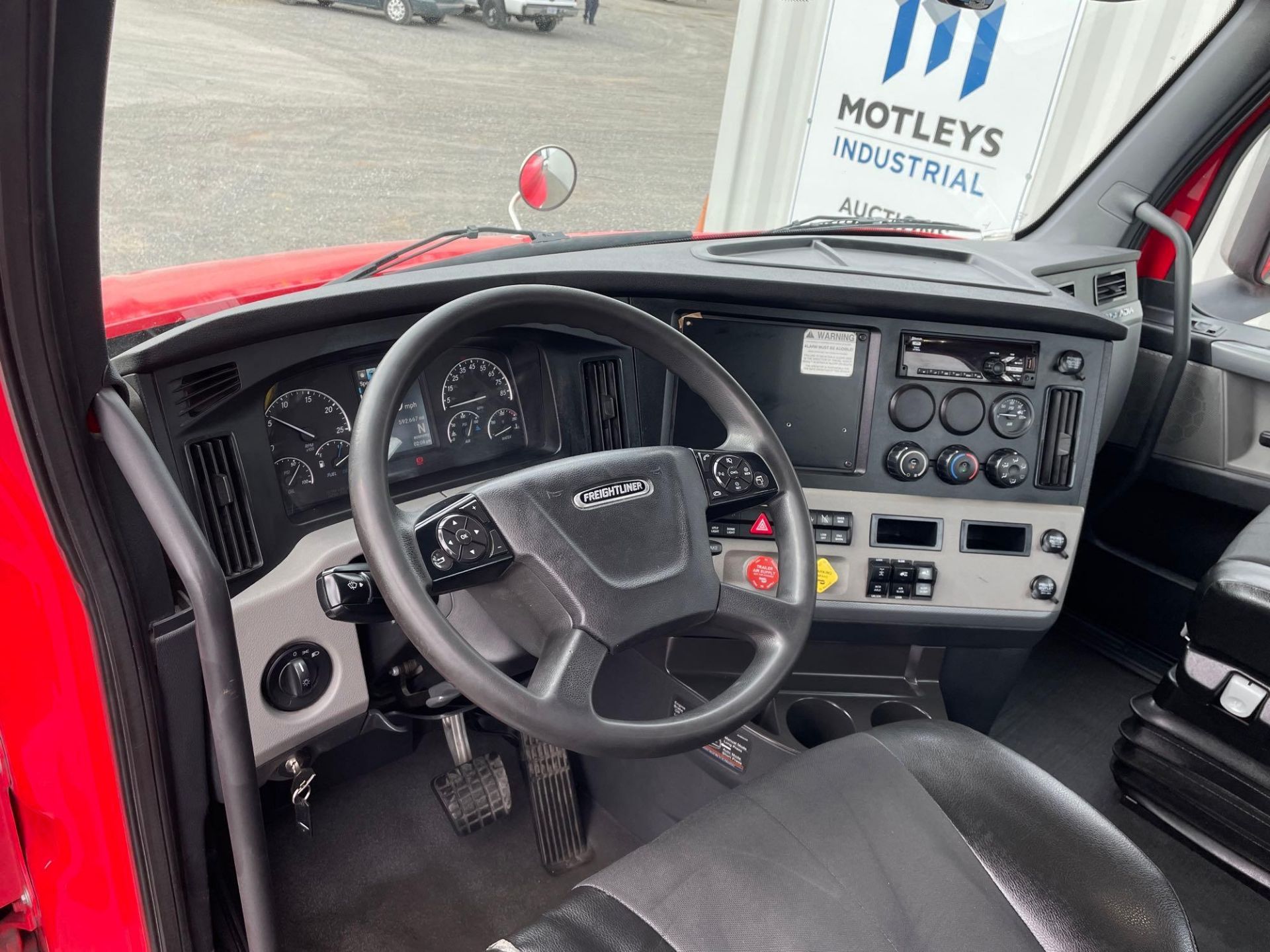 2020 Freightliner PX12664T Cascadia 126 T/A Day Cab Road Tractor - Image 7 of 19