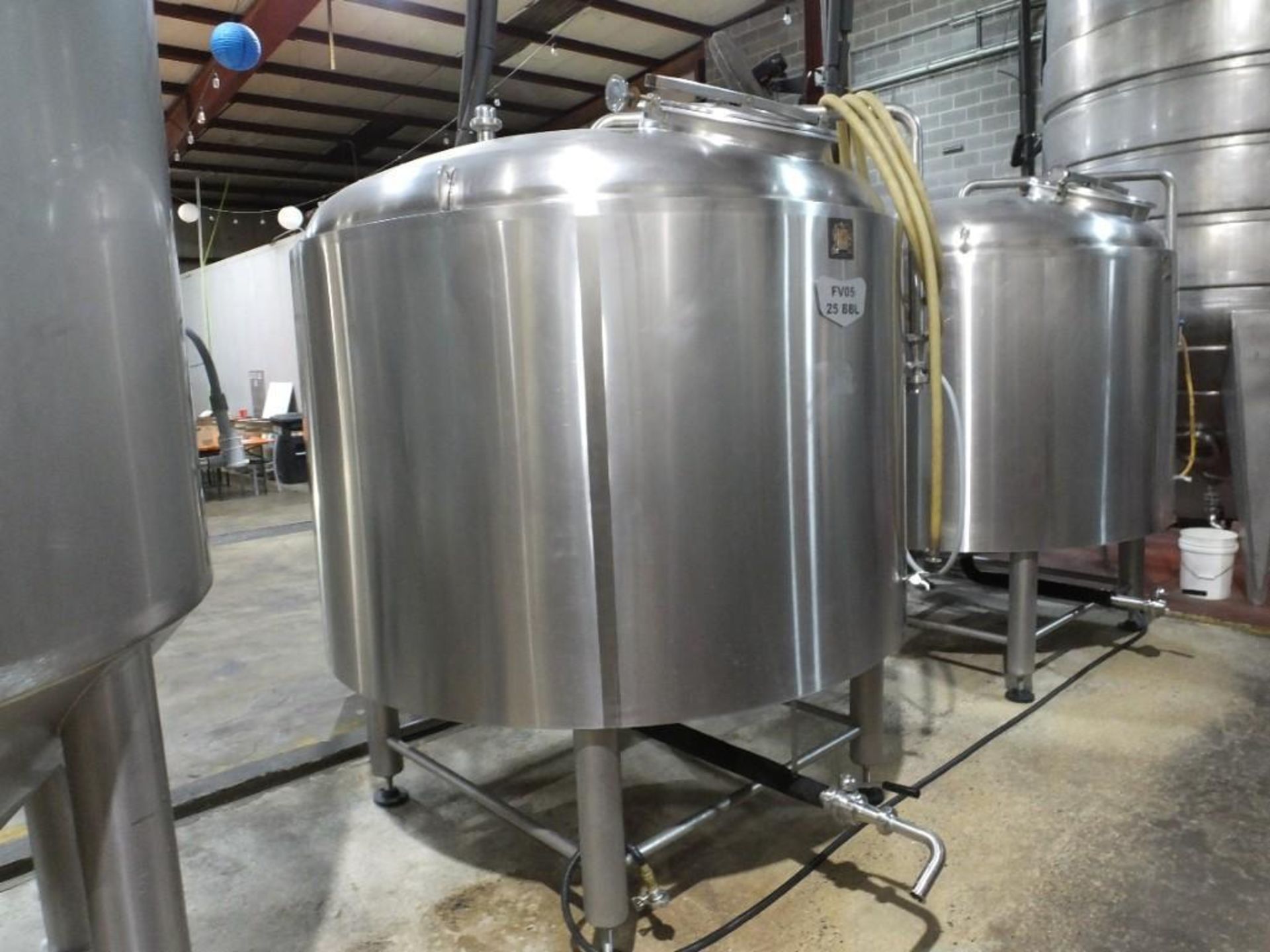 1996 NSI CFV25B FV0525 BBL S/S Jacketed Fermentation Tank - Image 2 of 6