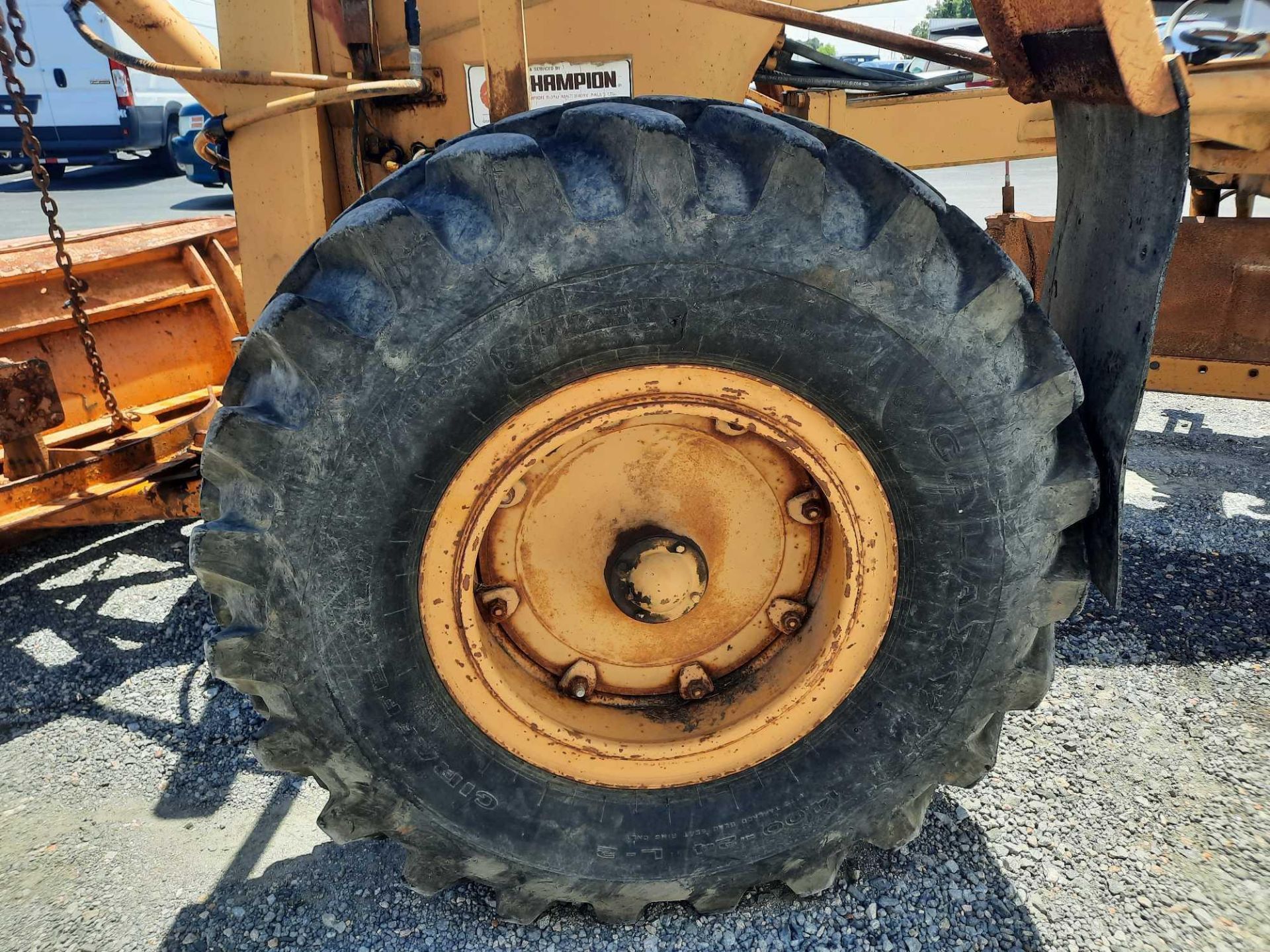 1990 Champion 740 Motor Grader - Image 4 of 24