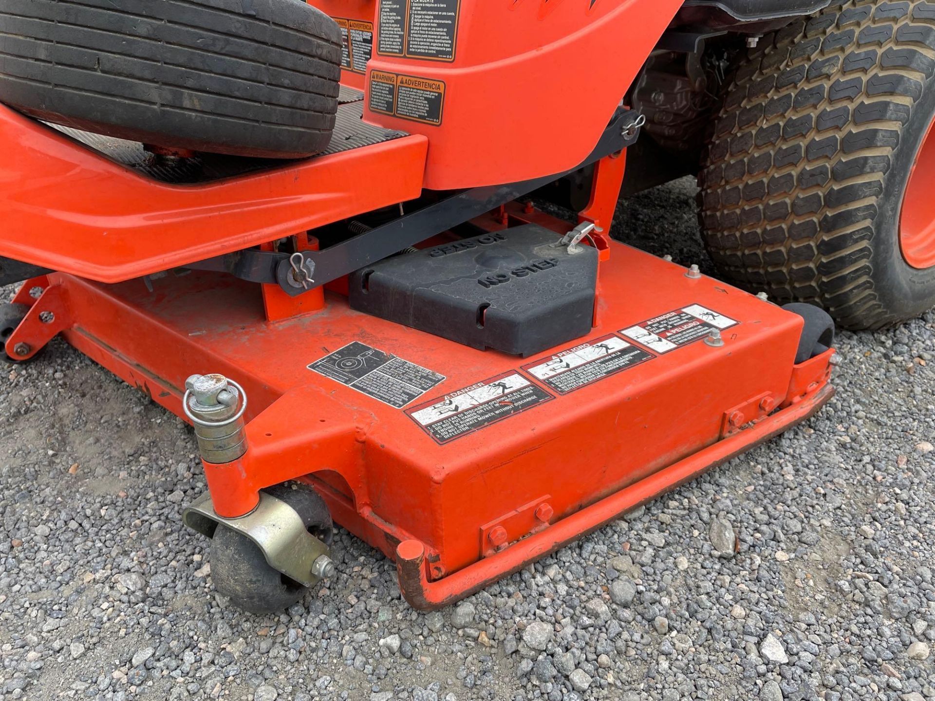 2011 Kubota ZG327 Zero Turn Mower - Image 13 of 17