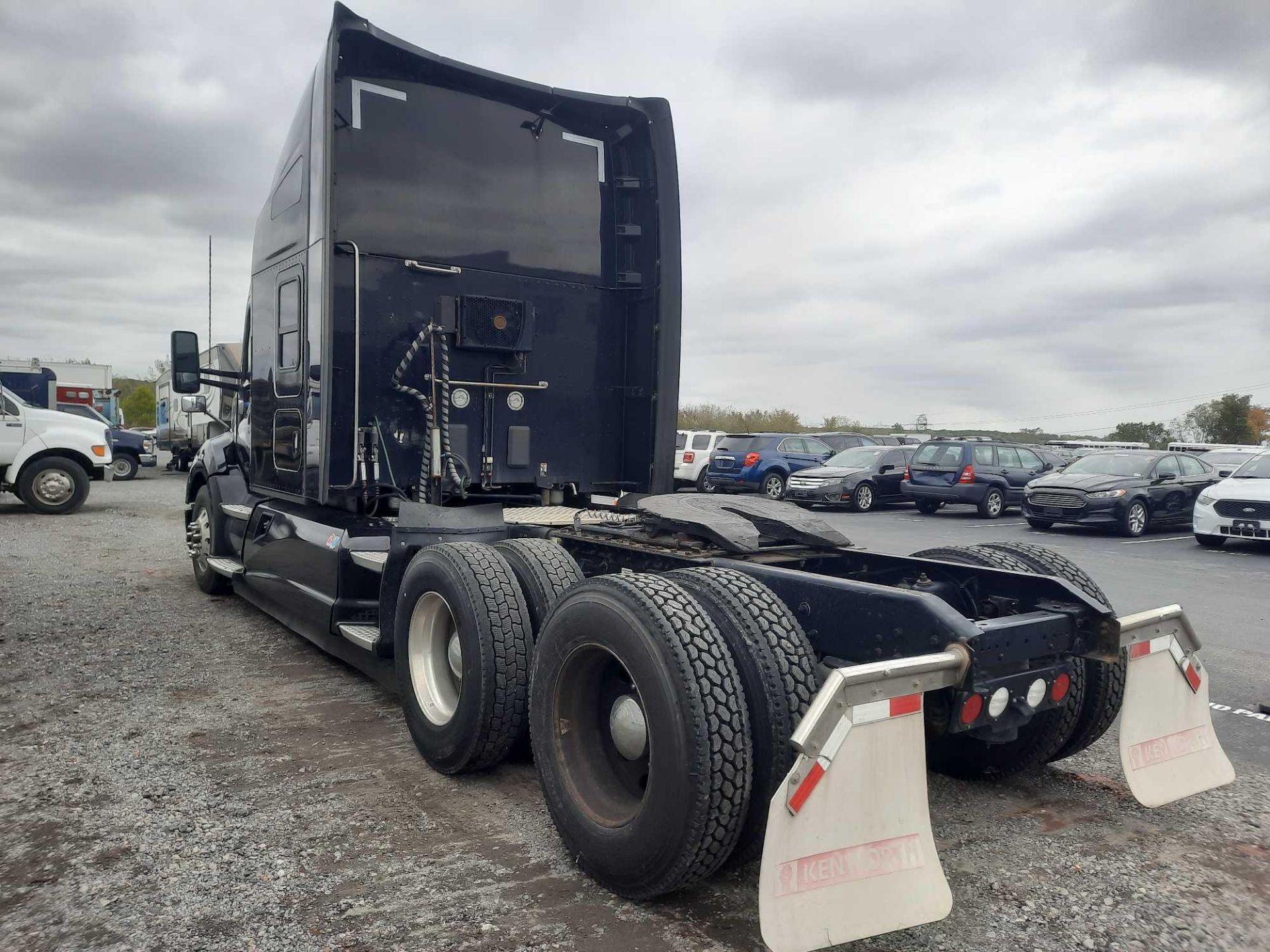 2019 Kenworth T680 Tandem Axle Sleeper Road Tractor - Image 3 of 26