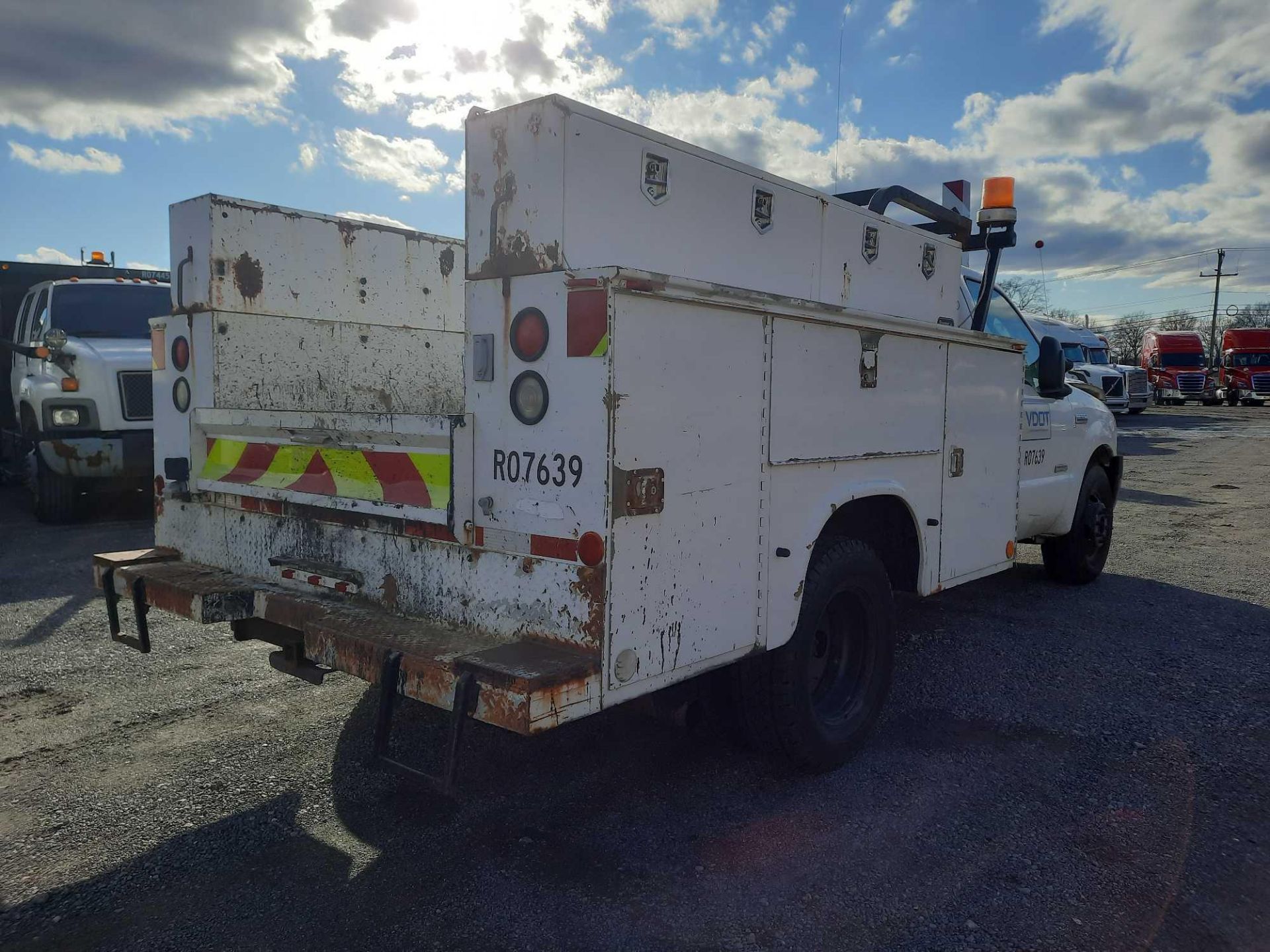 2005 Ford F350 1 Ton Service Truck - Image 3 of 21