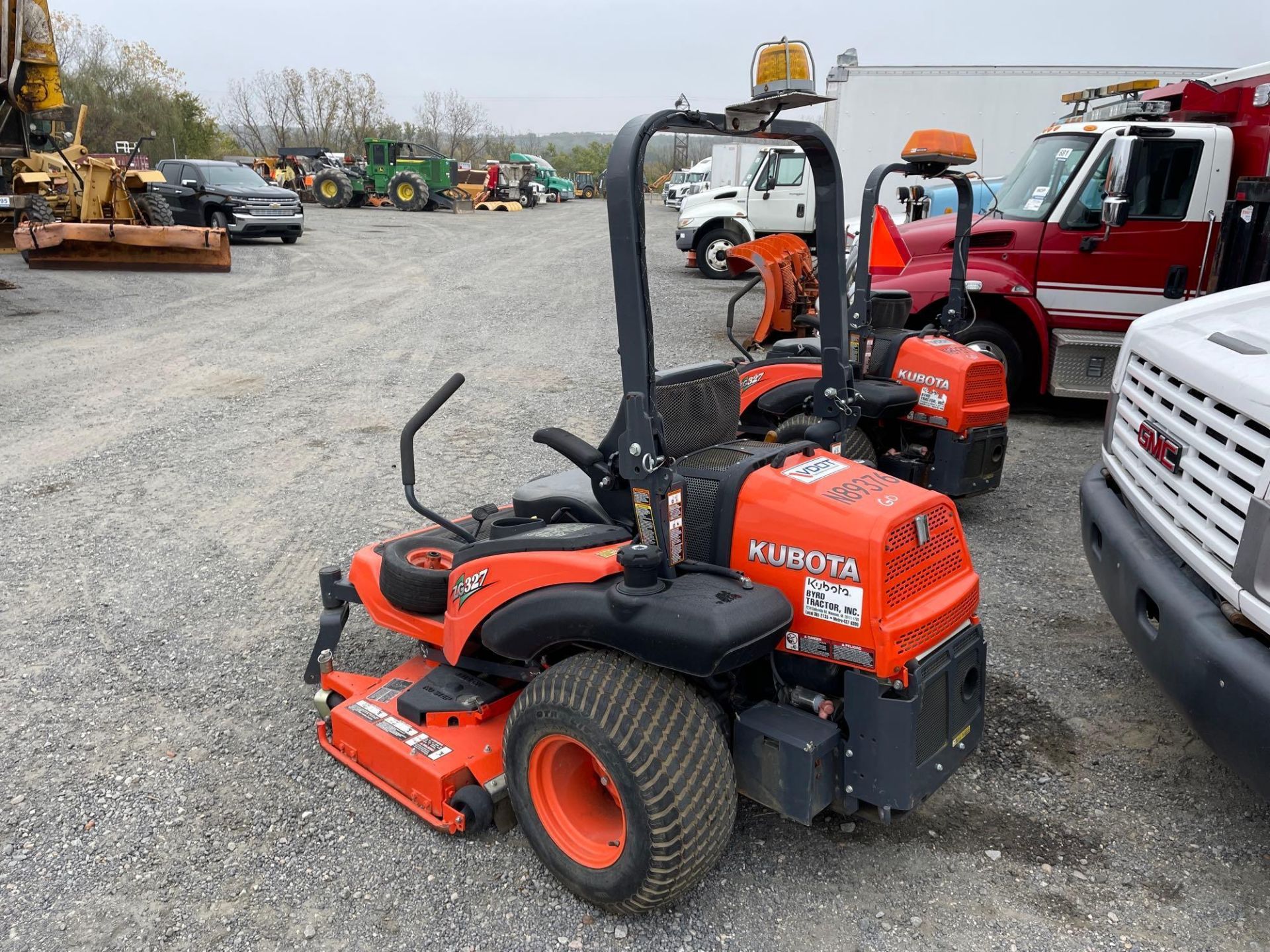 2011 Kubota ZG327 Zero Turn Mower - Image 2 of 17