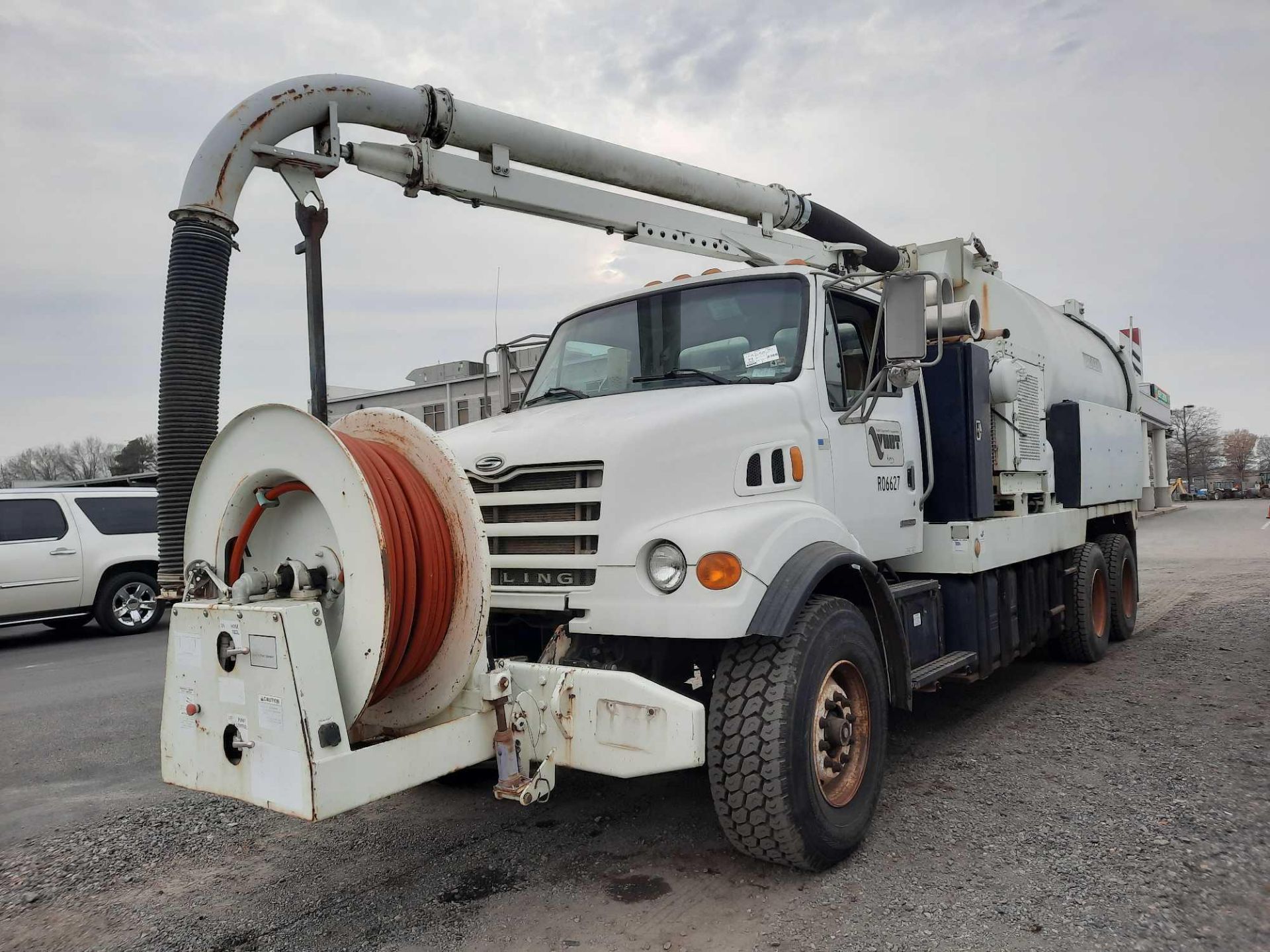 2004 Sterling LT7500 Vactor/Catch Basin Cleaner Truck - Image 4 of 22