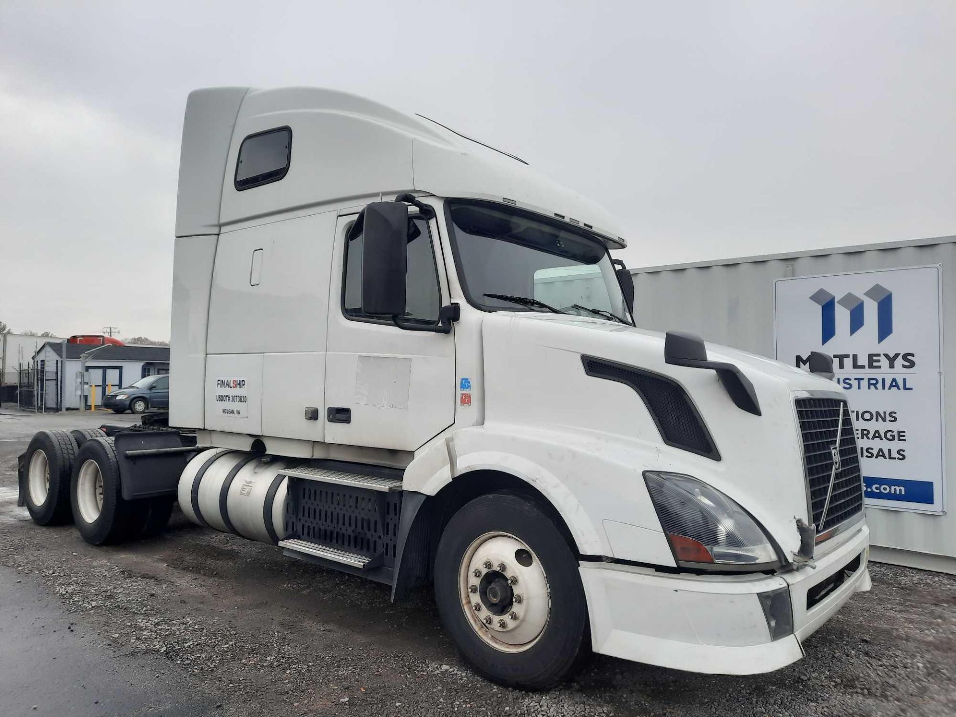 2015 Volvo Sleeper Road Tractor