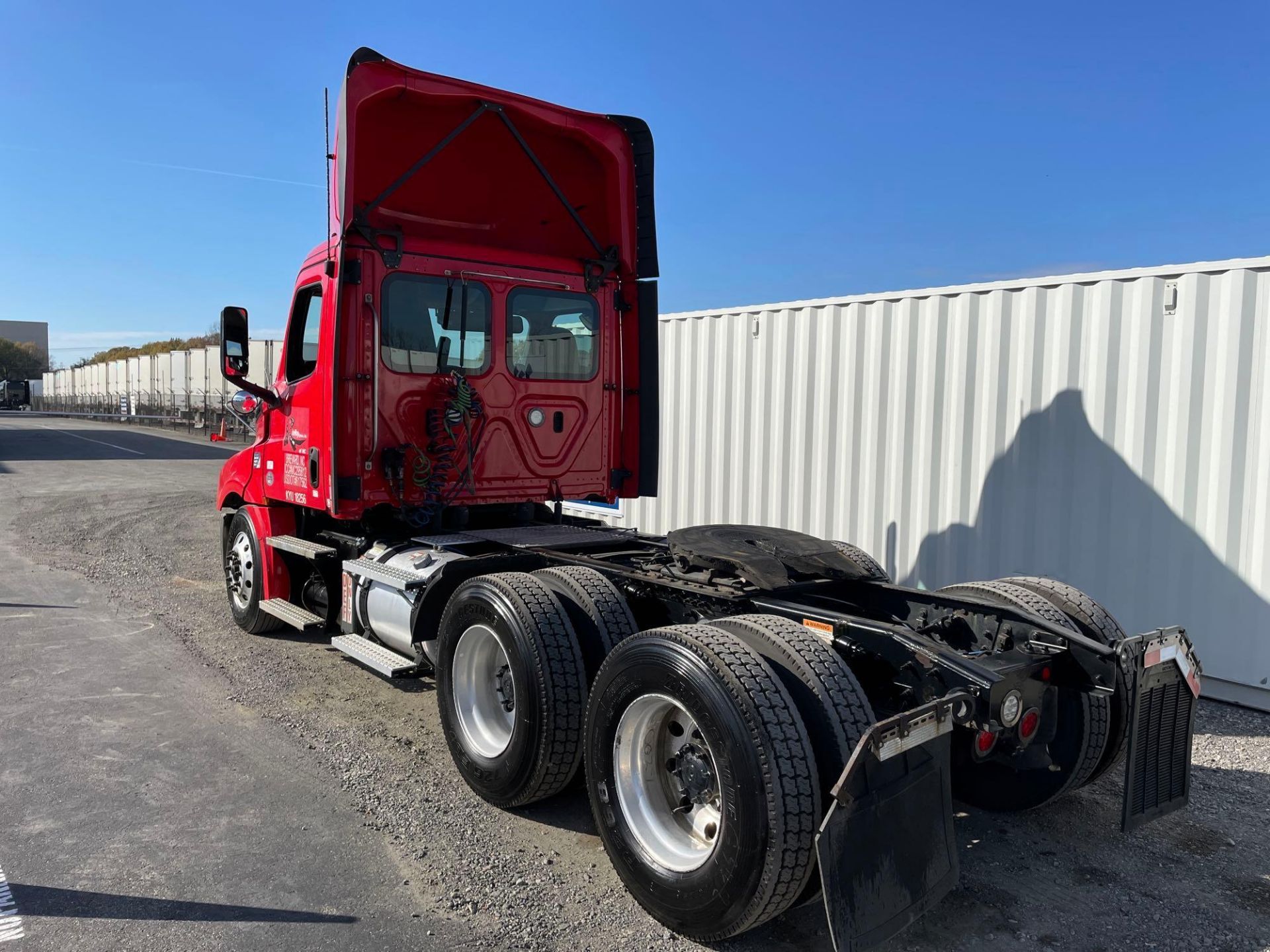 2020 Freightliner PX12664T Cascadia 126 T/A Day Cab Road Tractor - Image 2 of 26