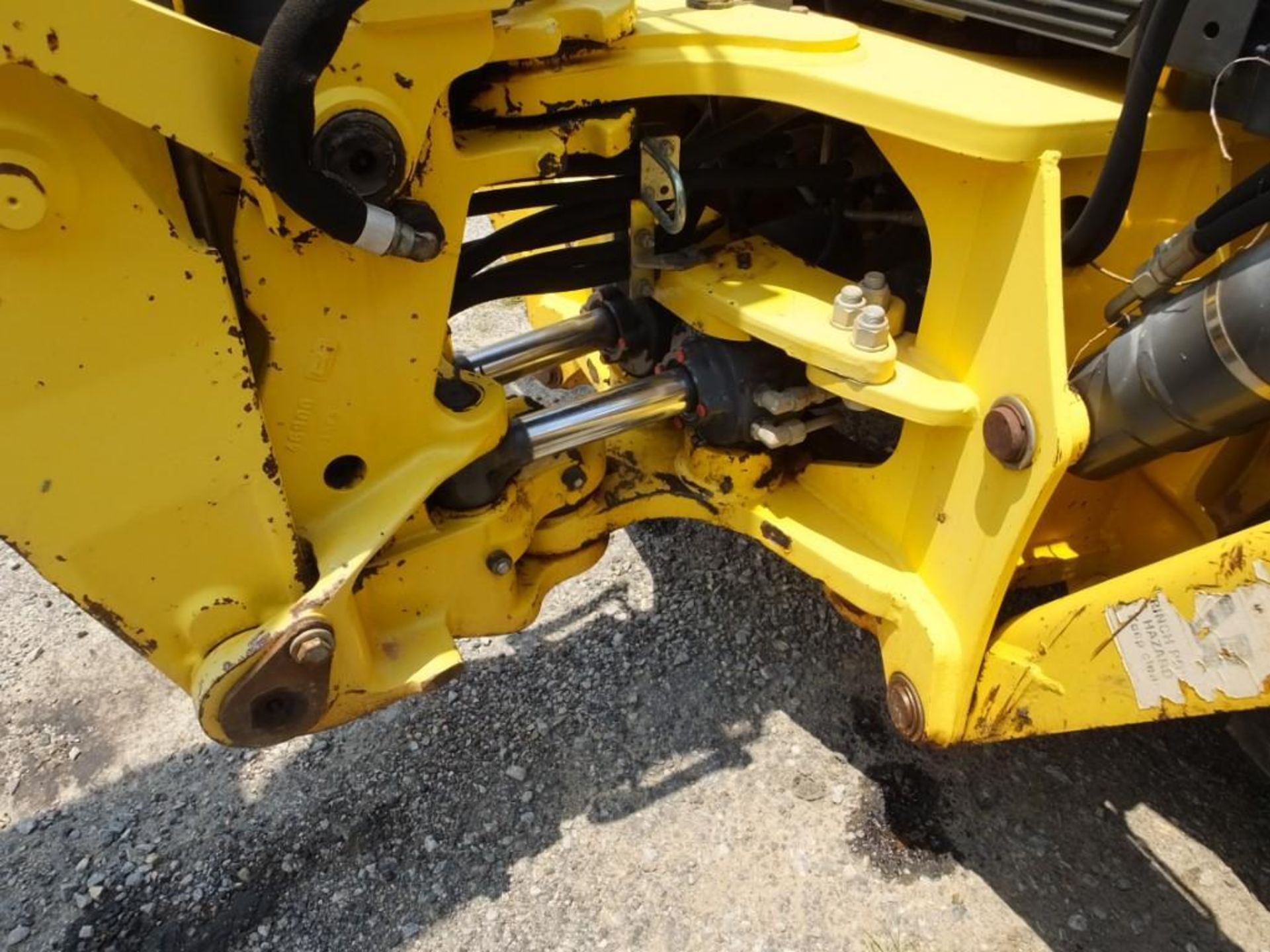 New Holland B95 Backhoe Loader - Image 18 of 20