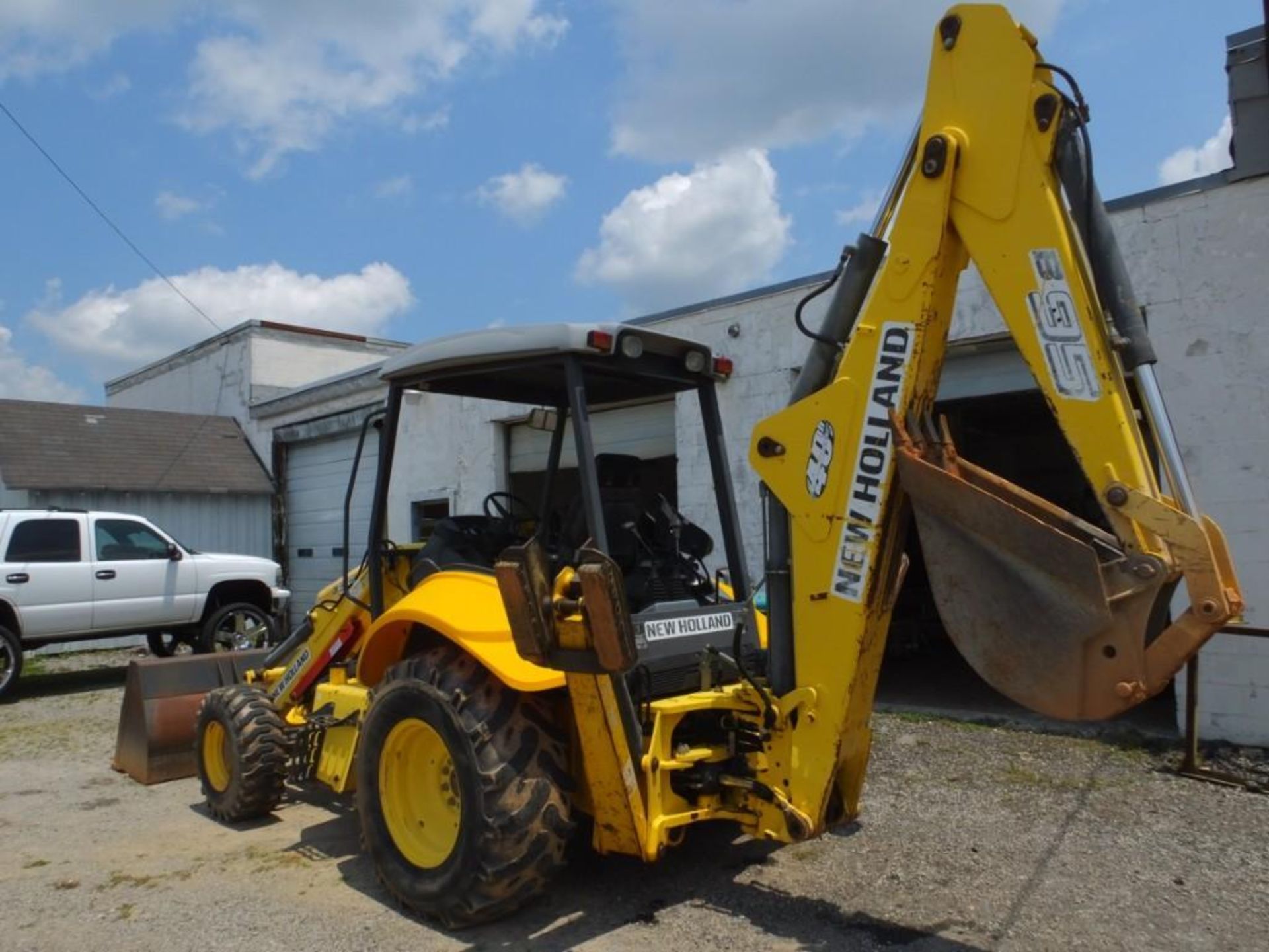 New Holland B95 Backhoe Loader - Image 2 of 20