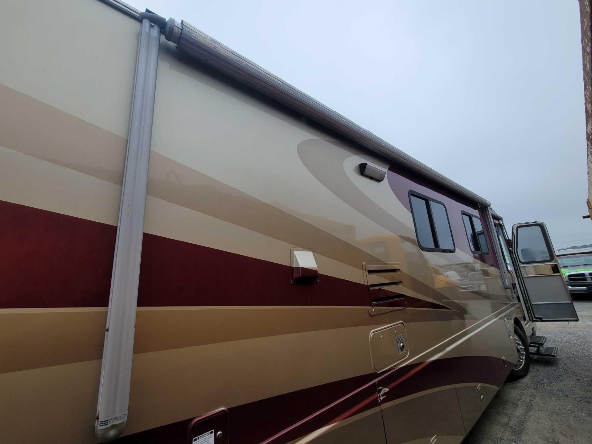 (SUBJECT TO OWNER CONFIRMATION) 2005 AirStream Land Yacht XL396 - Image 63 of 74