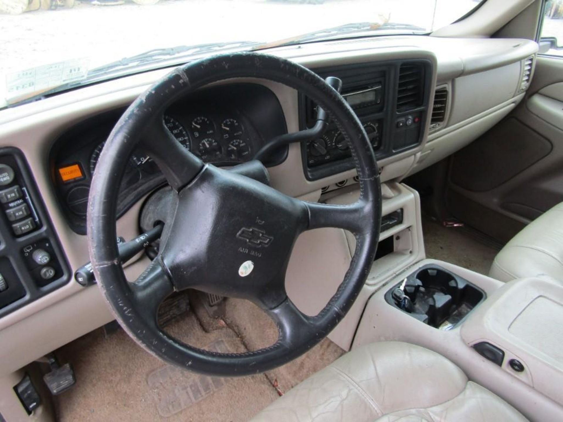 2002 Chevrolet Tahoe - Image 11 of 15