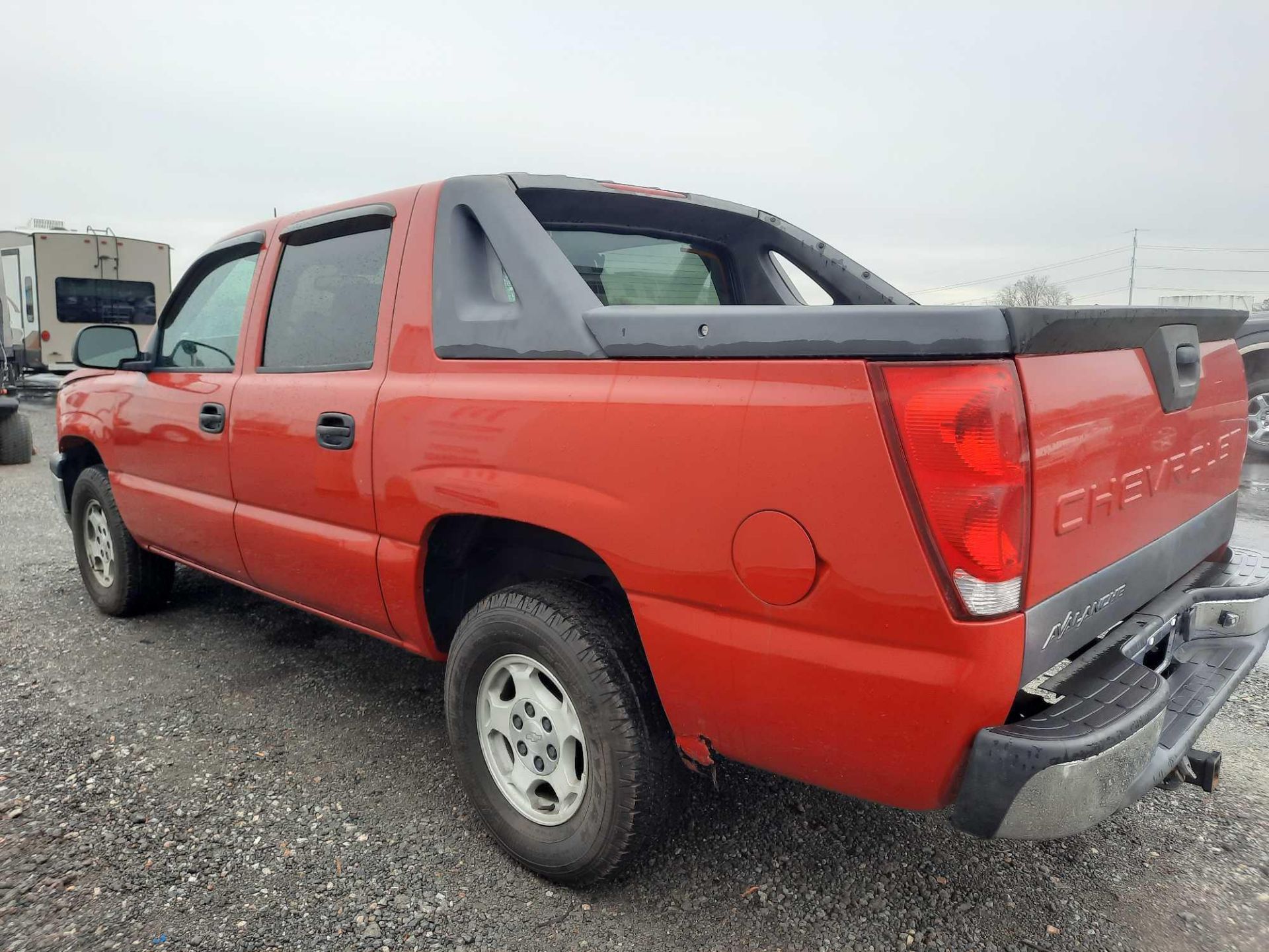 2005 Chevrolet Avalanche - Image 3 of 19