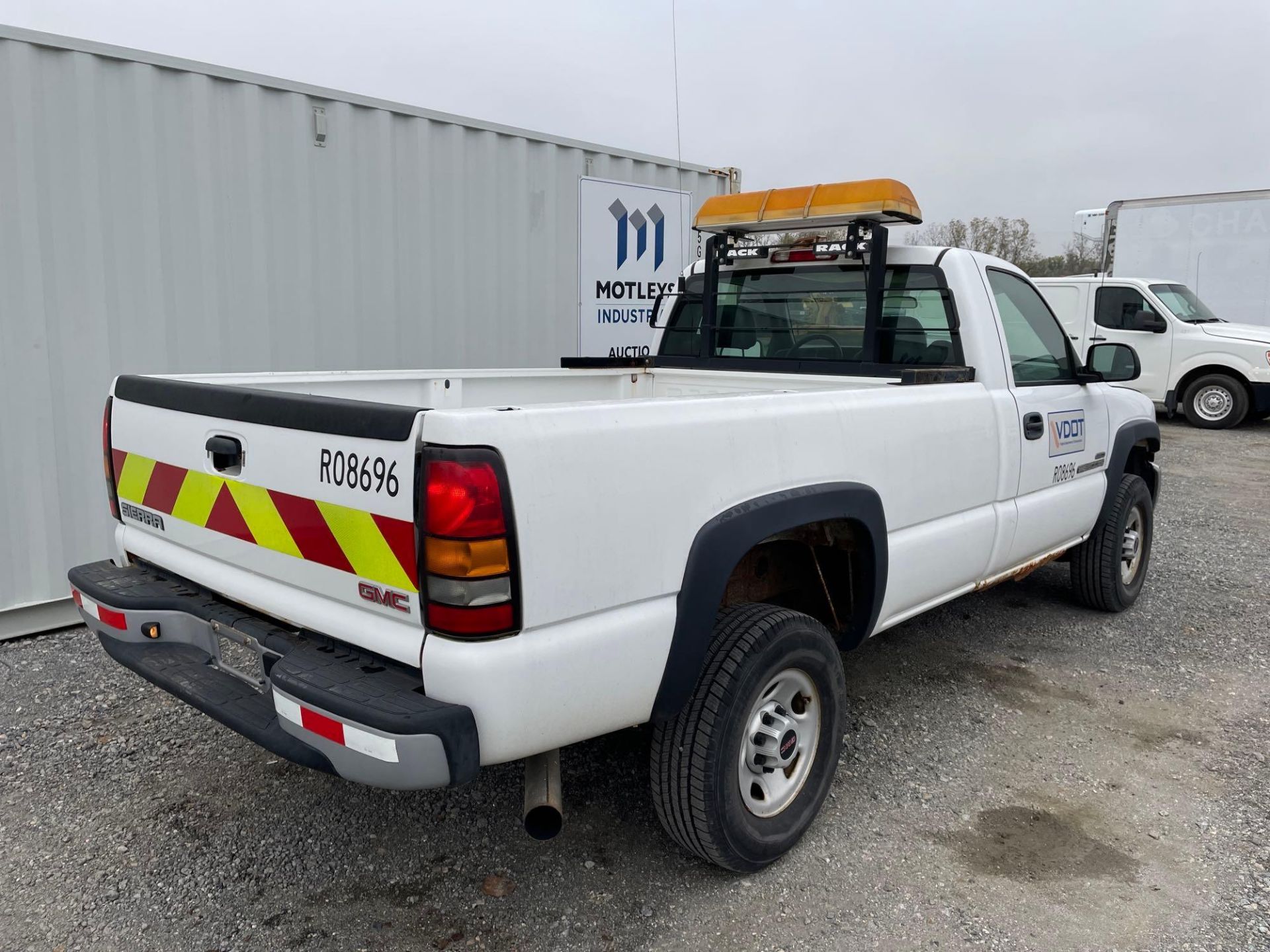 2007 GMC 2500HD Pickup Truck - Image 2 of 27