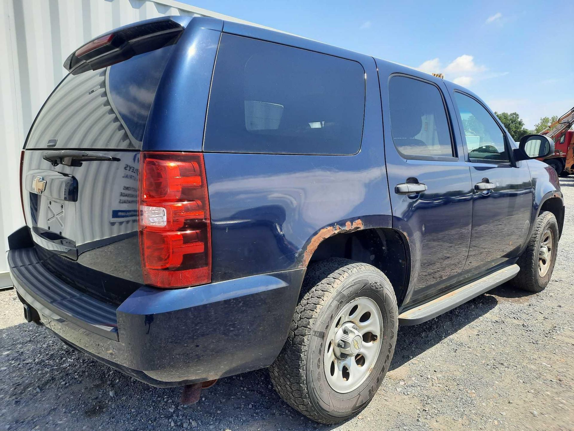 2009 Chevrolet Tahoe - Image 2 of 25