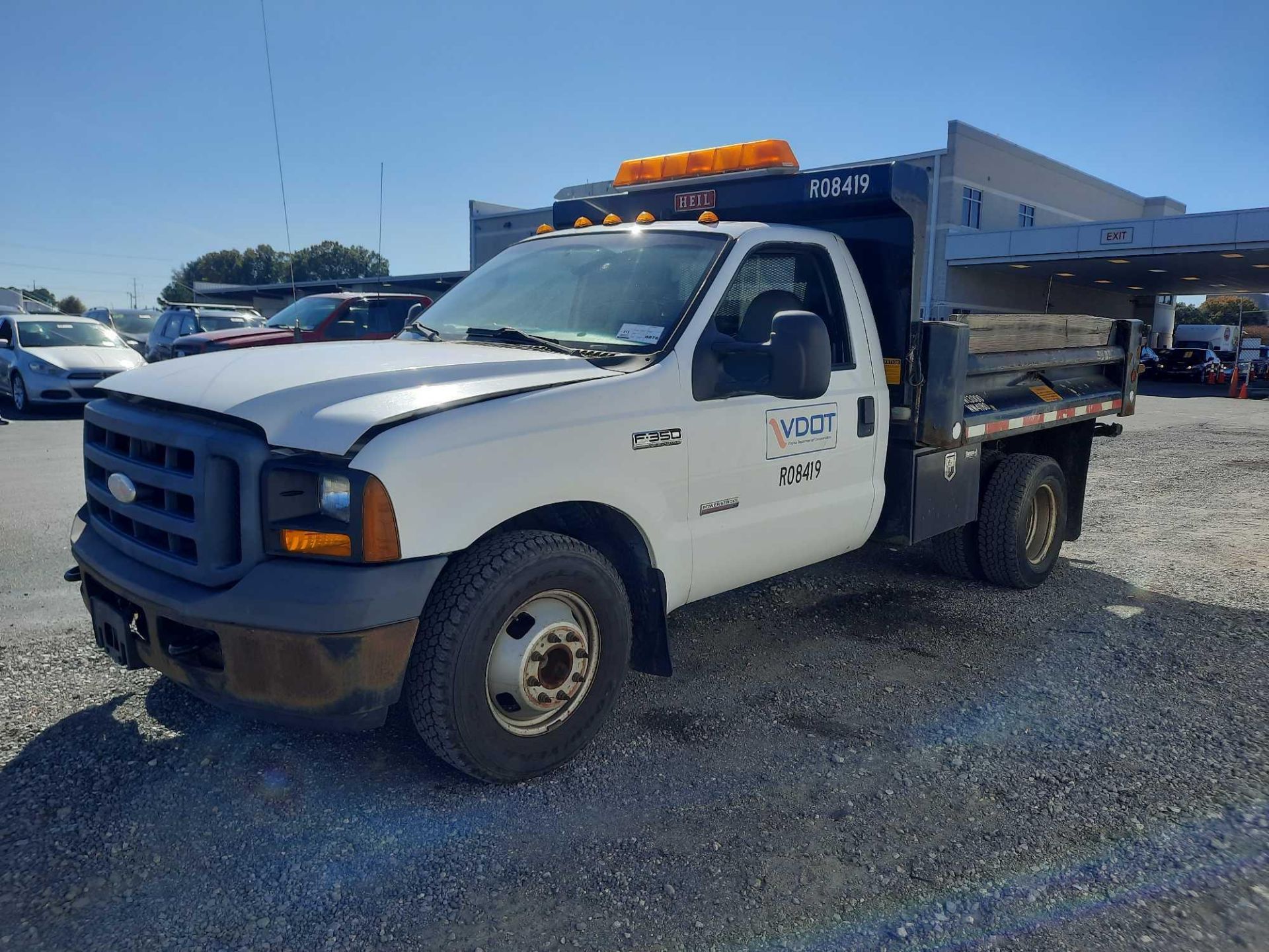 2006 Ford F350 1 Ton Dump Truck - Image 4 of 19