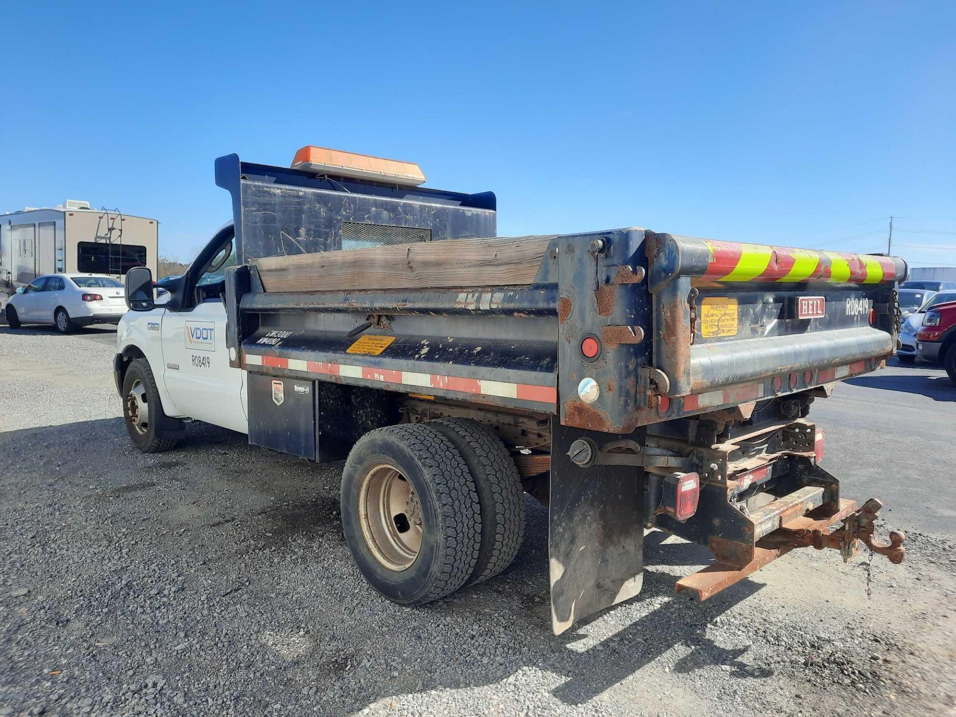 2006 Ford F350 1 Ton Dump Truck - Image 3 of 19