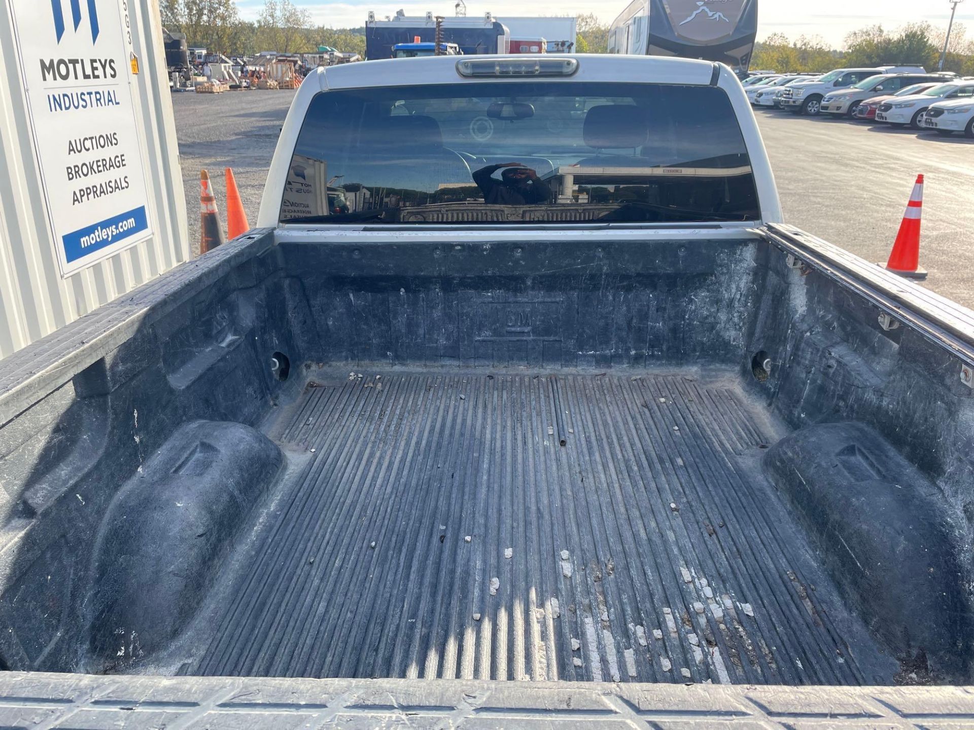 2011 Chevrolet Silverado Extended Cab 4X4 Pickup Truck - Image 13 of 24