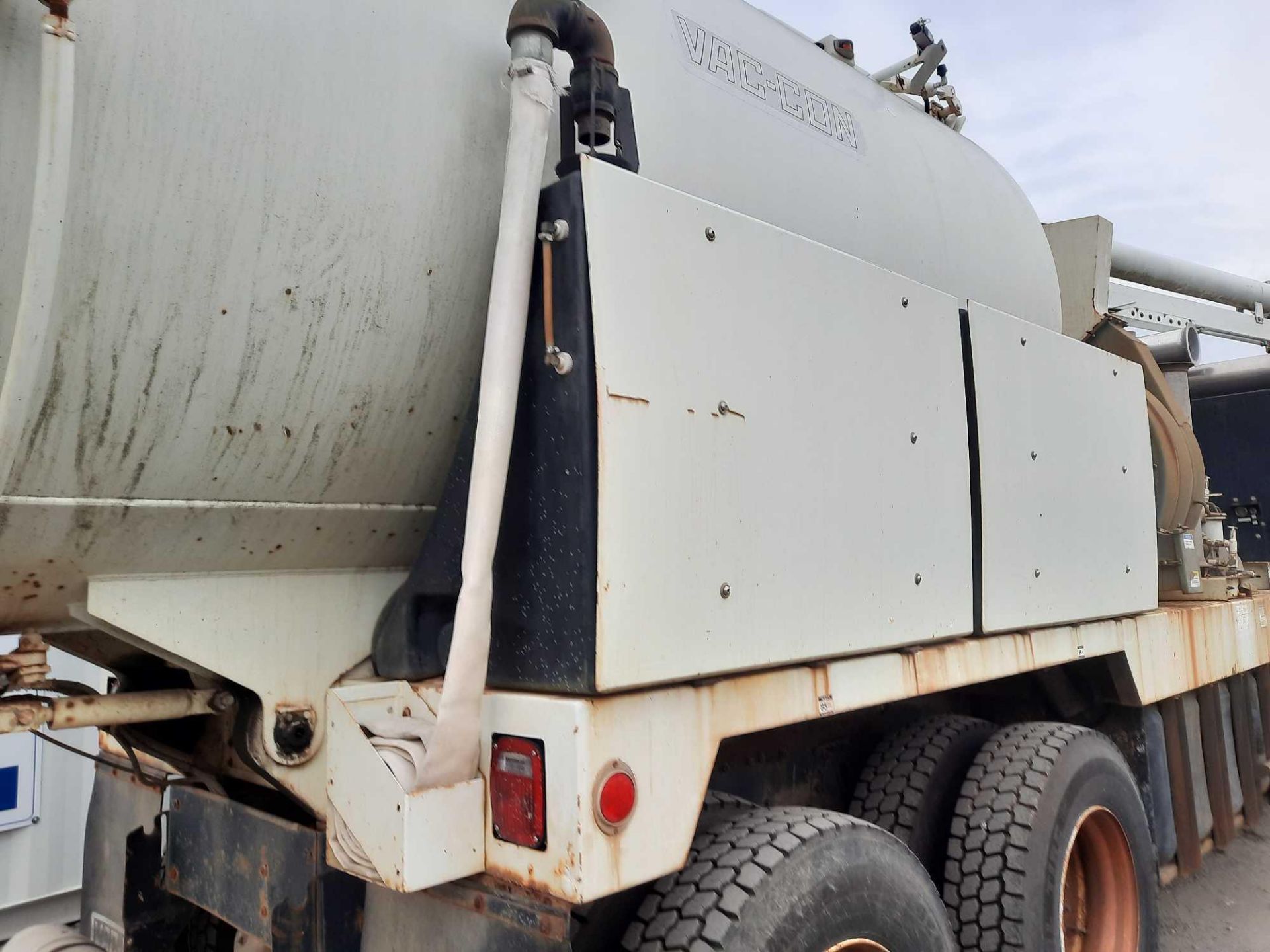 2004 Sterling LT7500 Vactor/Catch Basin Cleaner Truck - Image 14 of 22