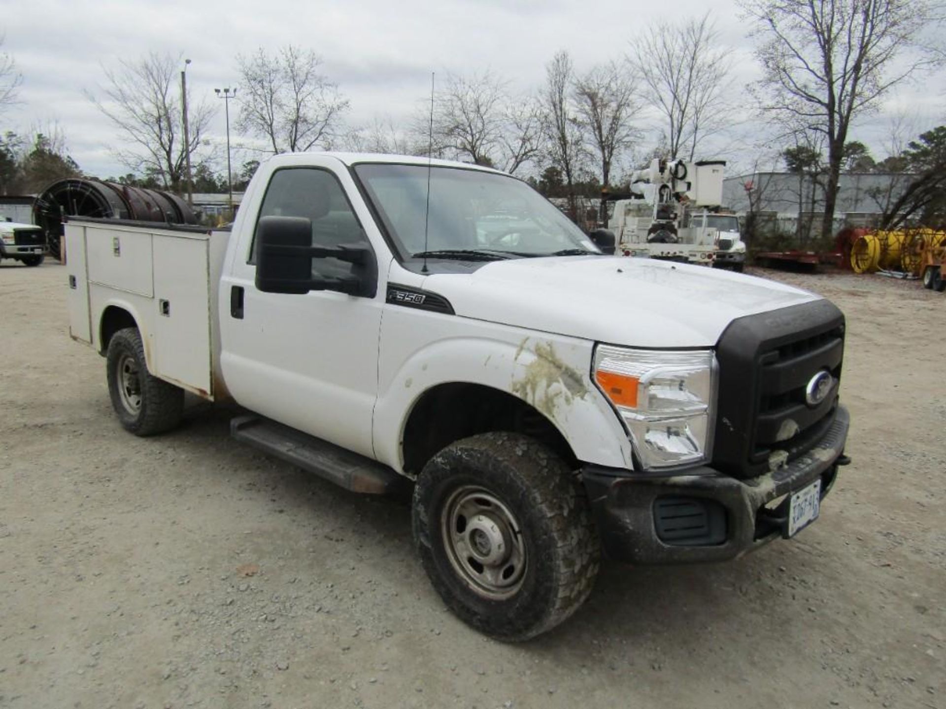 2011 Ford F350 4x4 Utility Truck - Image 2 of 27