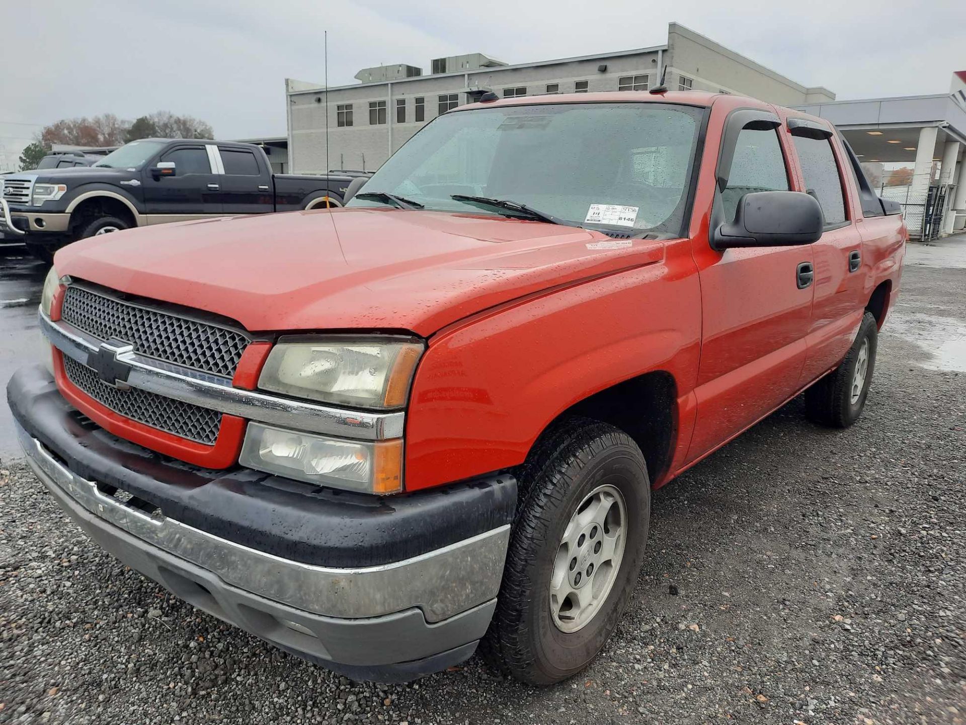 2005 Chevrolet Avalanche - Image 4 of 19