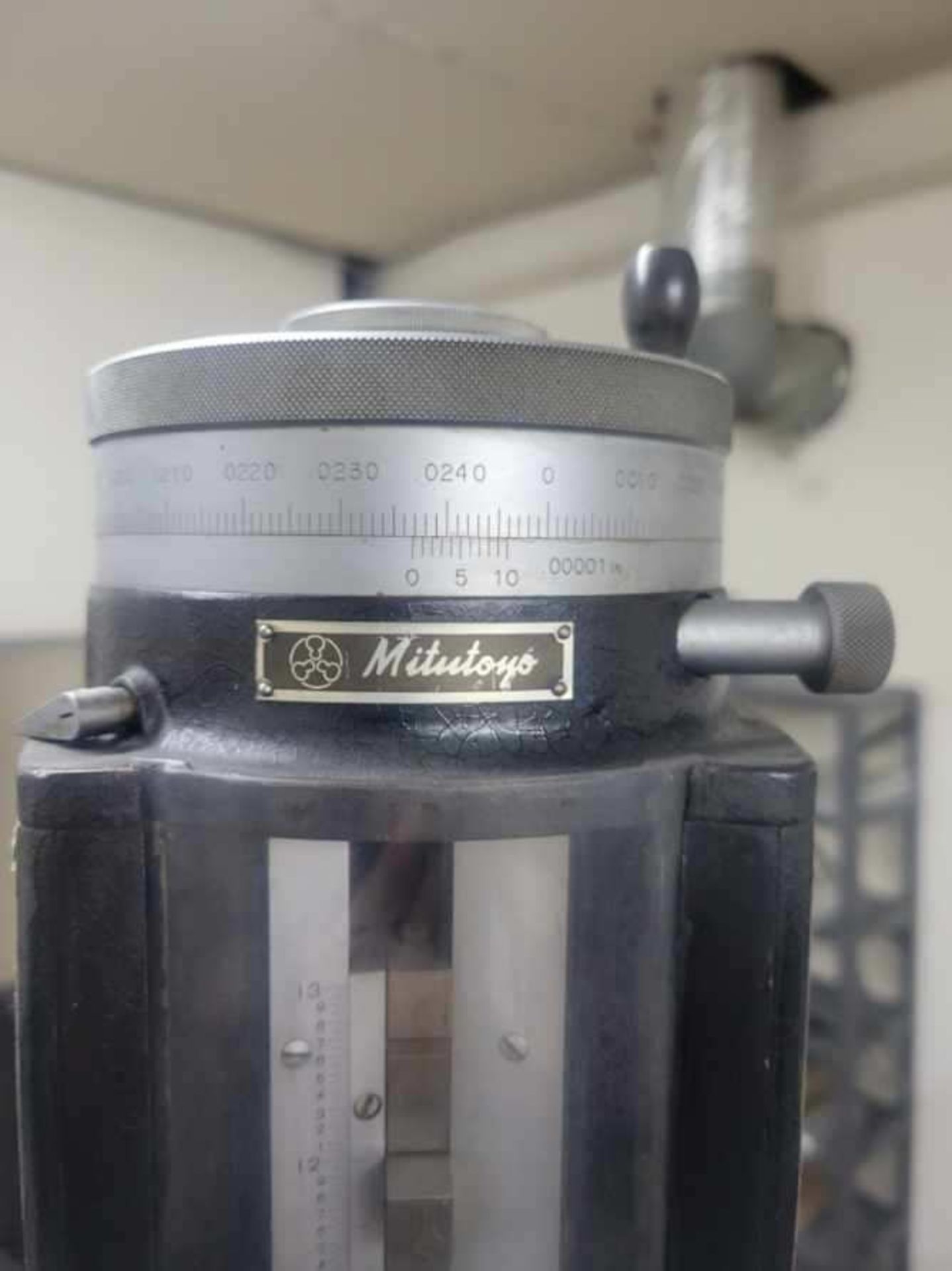 MITUTOYO HEIGHTMASTER HEIGHT GAGE 12” W/ 12” EXTENSION - Image 2 of 3