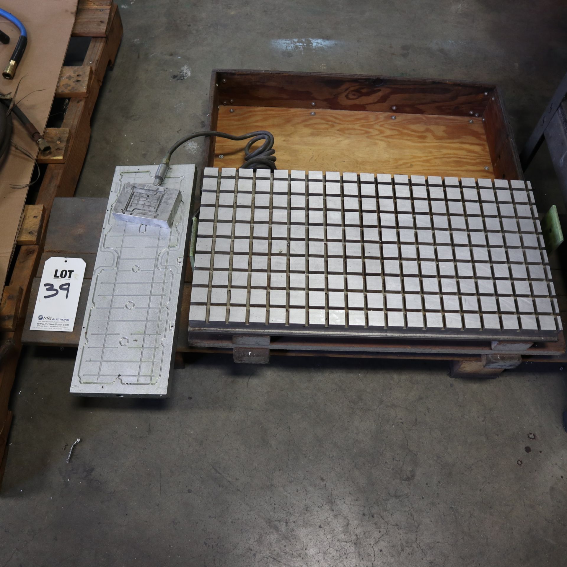 LOT TO INLCUDE: MISC. VACUUM PLATE AND FIXTRE, PLATE DIMENSION 1' X 2'