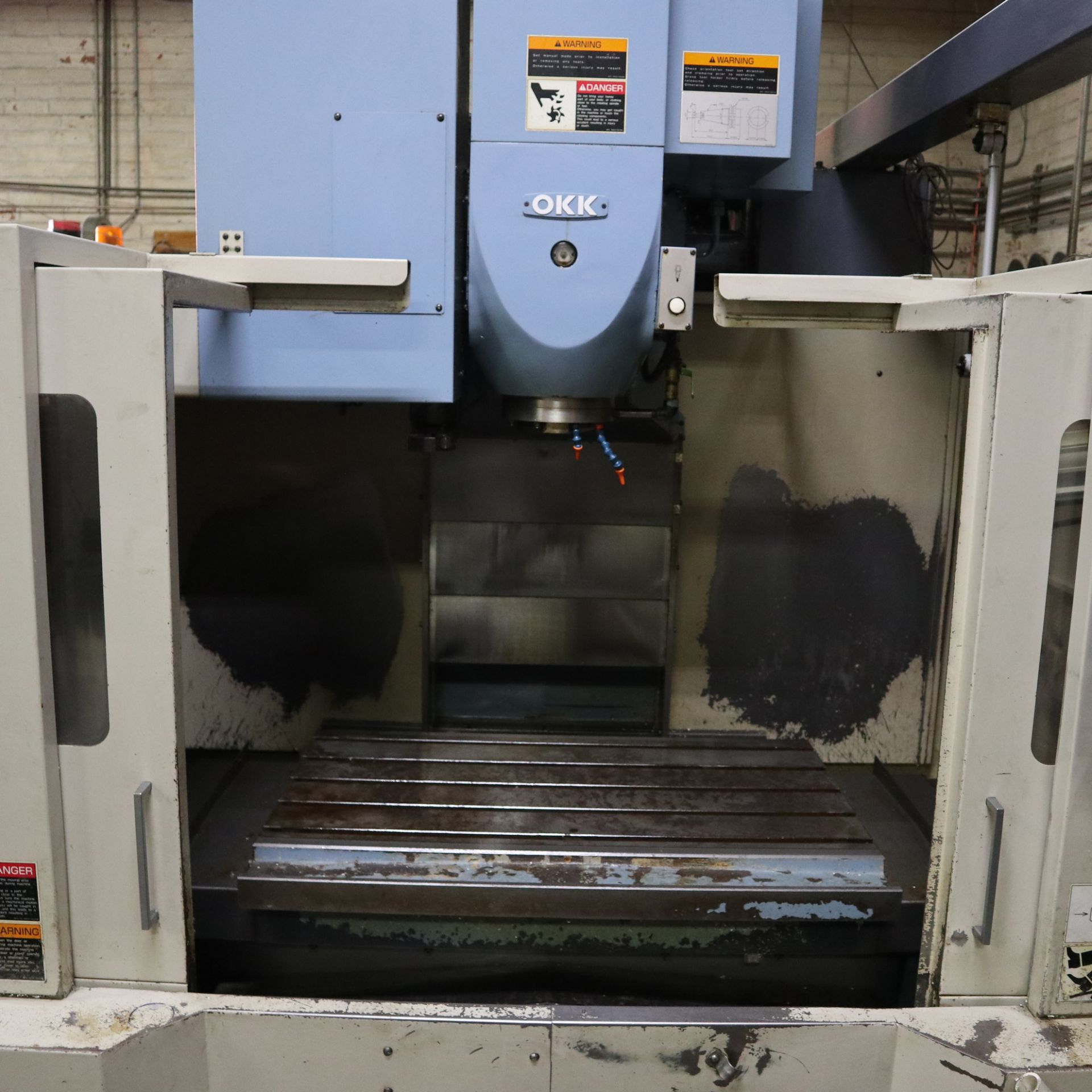 1998 OKK VM-5 VERTICAL MACHINING CENTER S/N 196, MFG NO. MA60075, REMOTE JOG HANDLE, NEOMATIC 635 - Image 3 of 7