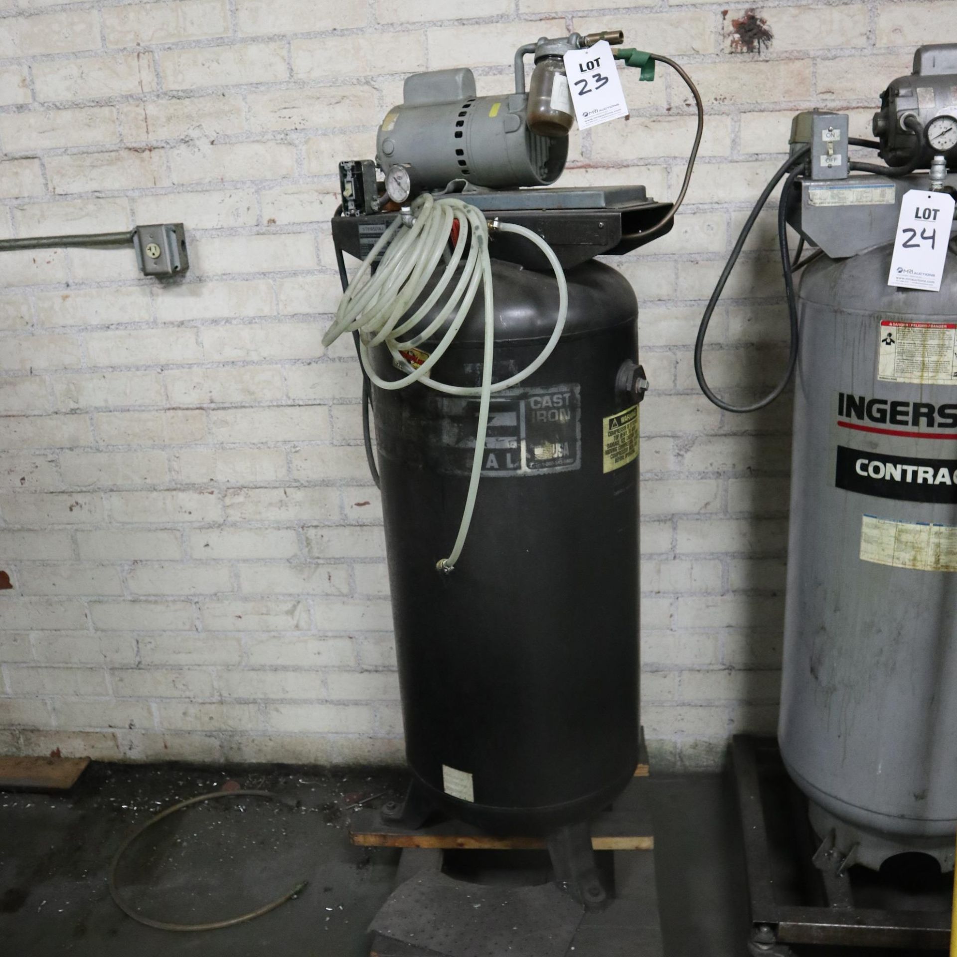 CAMPBELL HAUSFELD VERTICAL AIR COMPRESSOR MODEL VT619501AJ 6H 60 GALLON