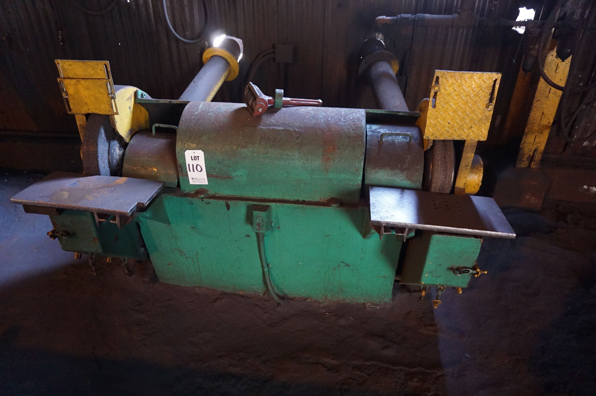 LARGE HORIZONTAL GRINDER, 2 STATIONS