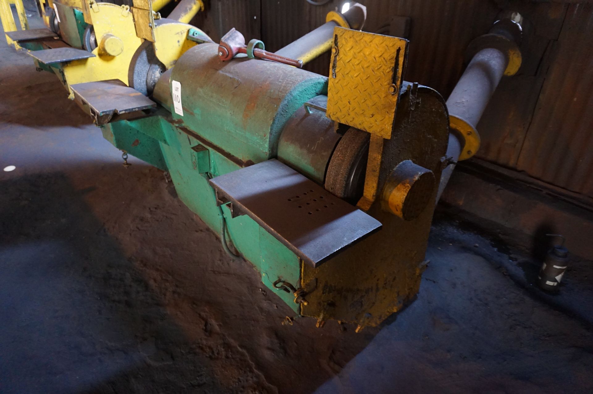 LARGE HORIZONTAL GRINDER, 2 STATIONS - Image 2 of 2