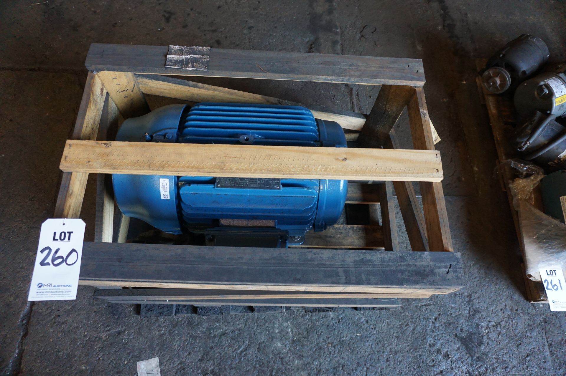 WEG MOTOR STILL IN ORIGINAL CRATE, 230V/480V, 15 HP, 720 RPM, NEMA - Image 2 of 3