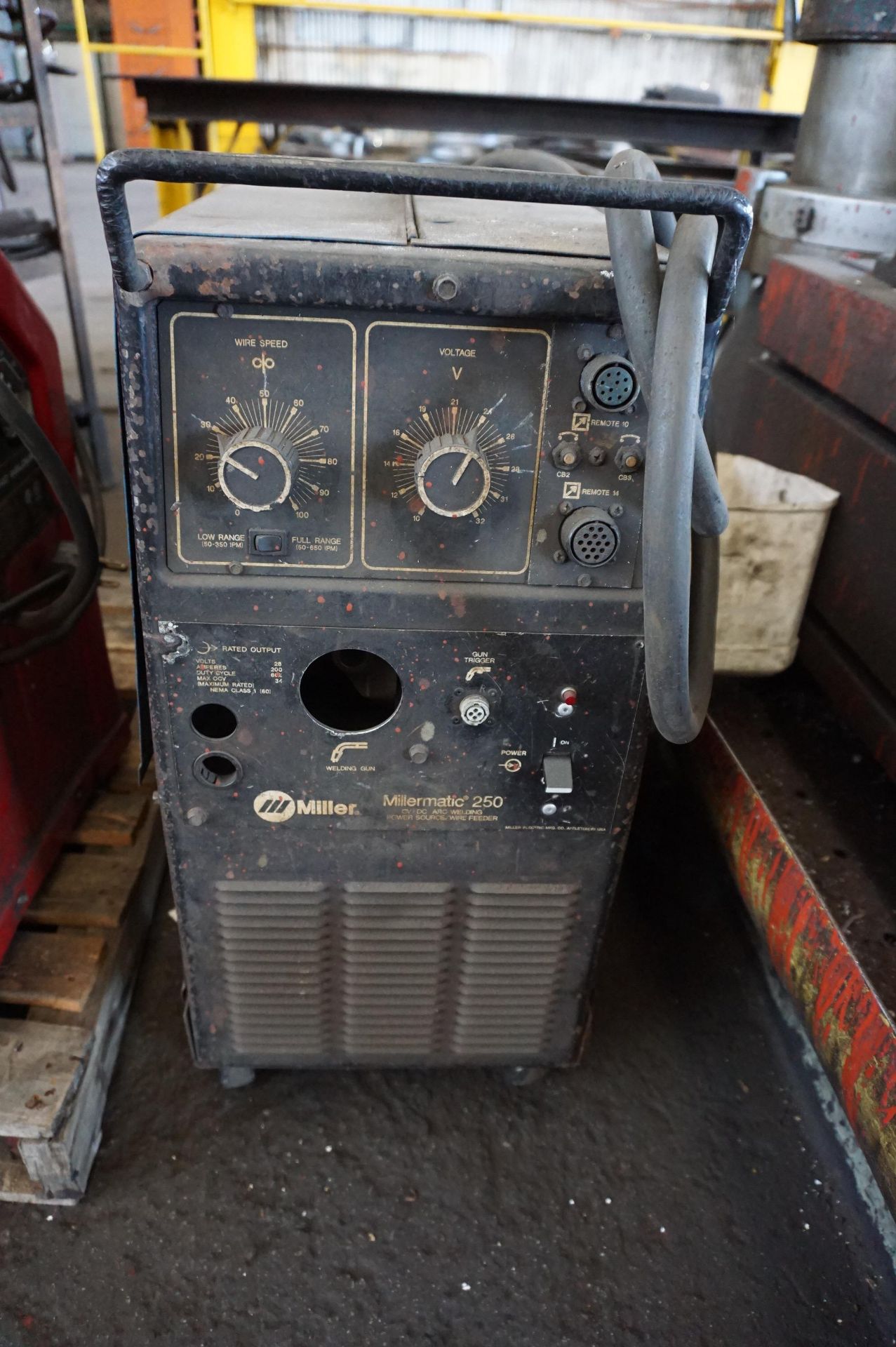 LOT TO INCLUDE: (1) MILLER MILLERMATIC 175 WIRE WELDER, (1) LINCOLN AC/DC ARC WELDER, (1) - Image 4 of 6