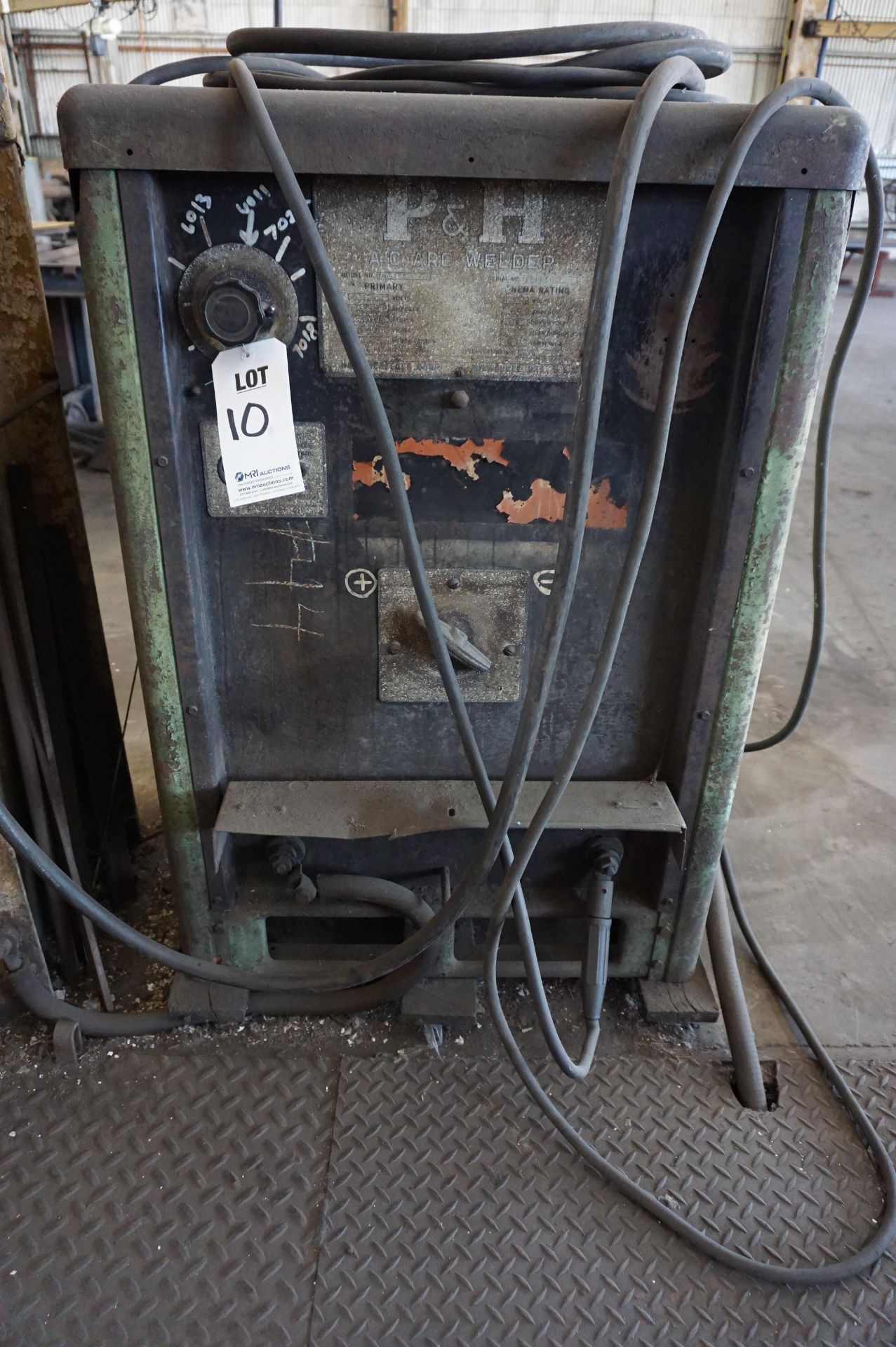 P&H A.C. ARC WELDER MODEL THR-700, S/N 28451L0