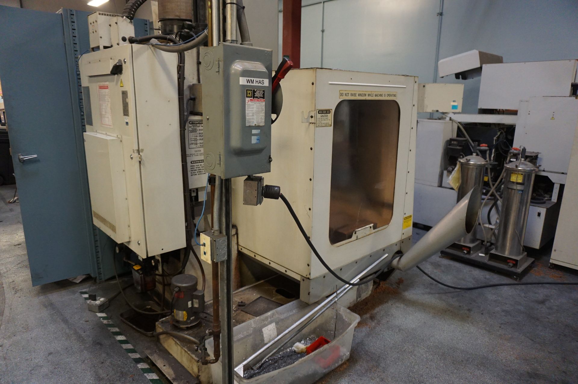 1999 HAAS VF-2 VERTICAL MACHINING CENTER, S/N 17306, PROGRAMMABLE COOLANT, ROYAL MISTBUSTER, 20 ATC - Image 3 of 11