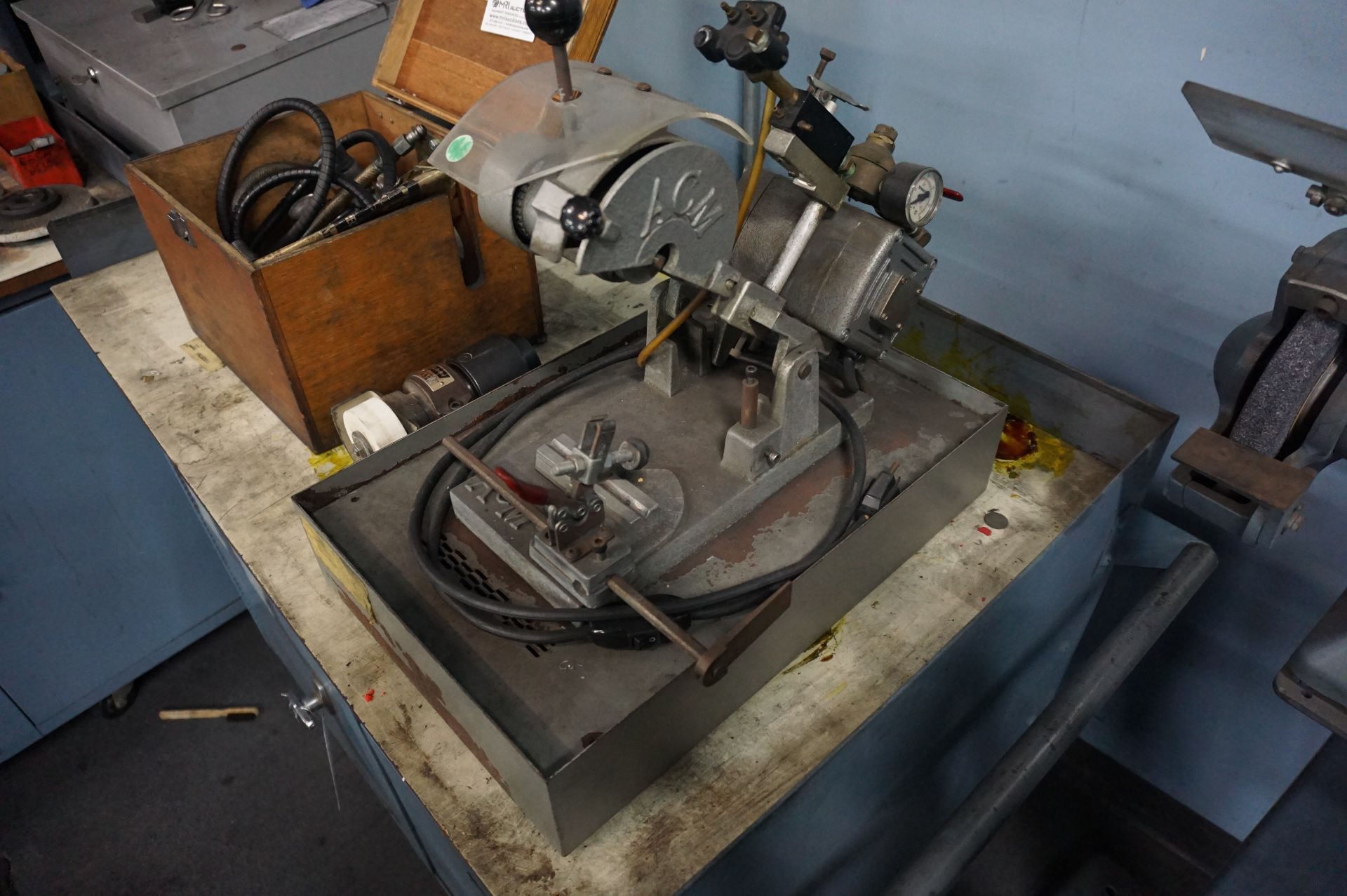 LOT TO INCLUDE: (1) SK ROTUS IM-301 AND IH-300 AIR GRINDER, (1) NORTON 459A TRUING DEVICE WITH - Image 3 of 7