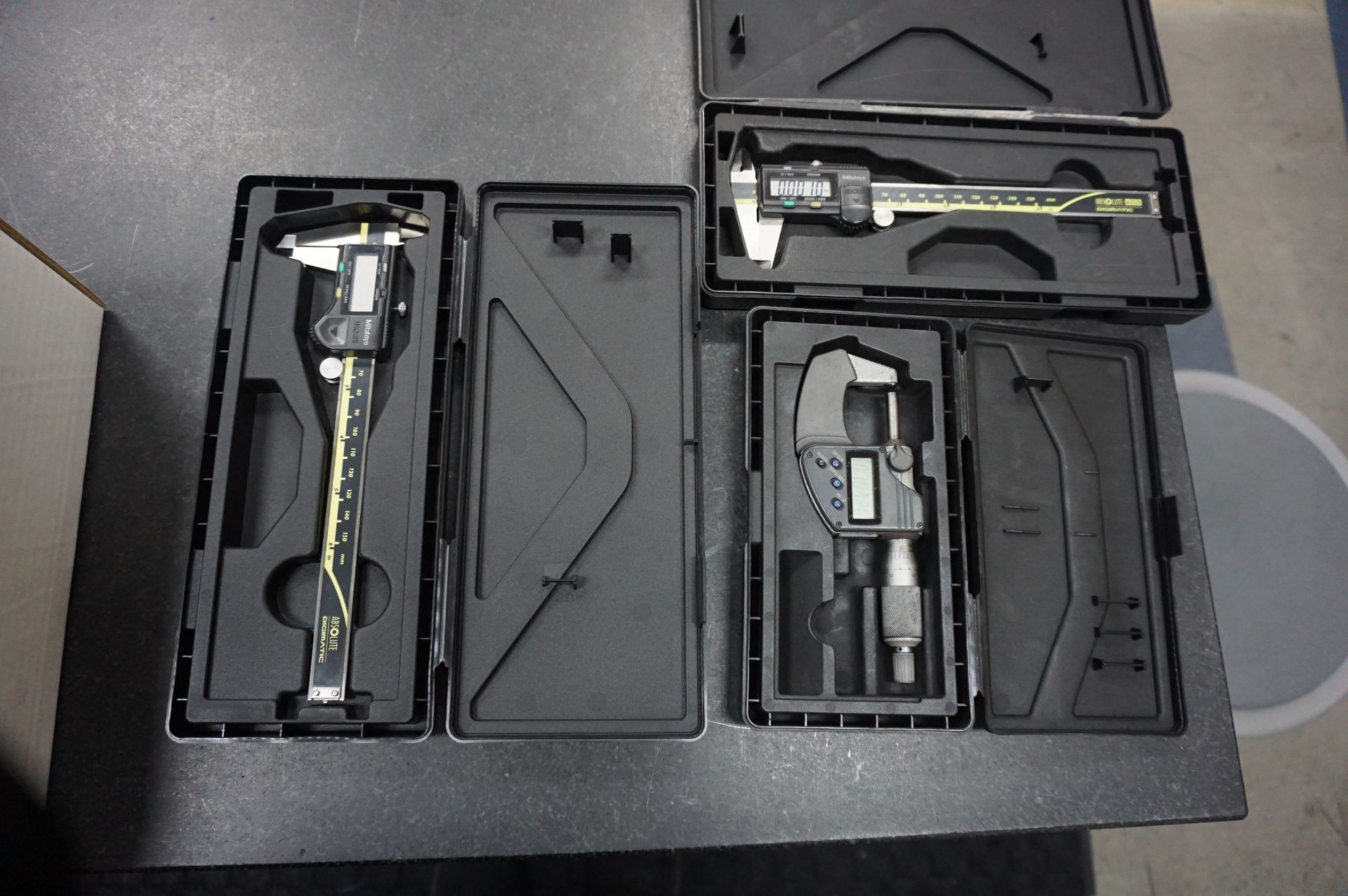 LOT TO INCLUDE: (2) 6" MITUTOYO ABSOLUTE DIGITAL CALIPERS, (1) MITUTOYO DIGITAL MICROMETER