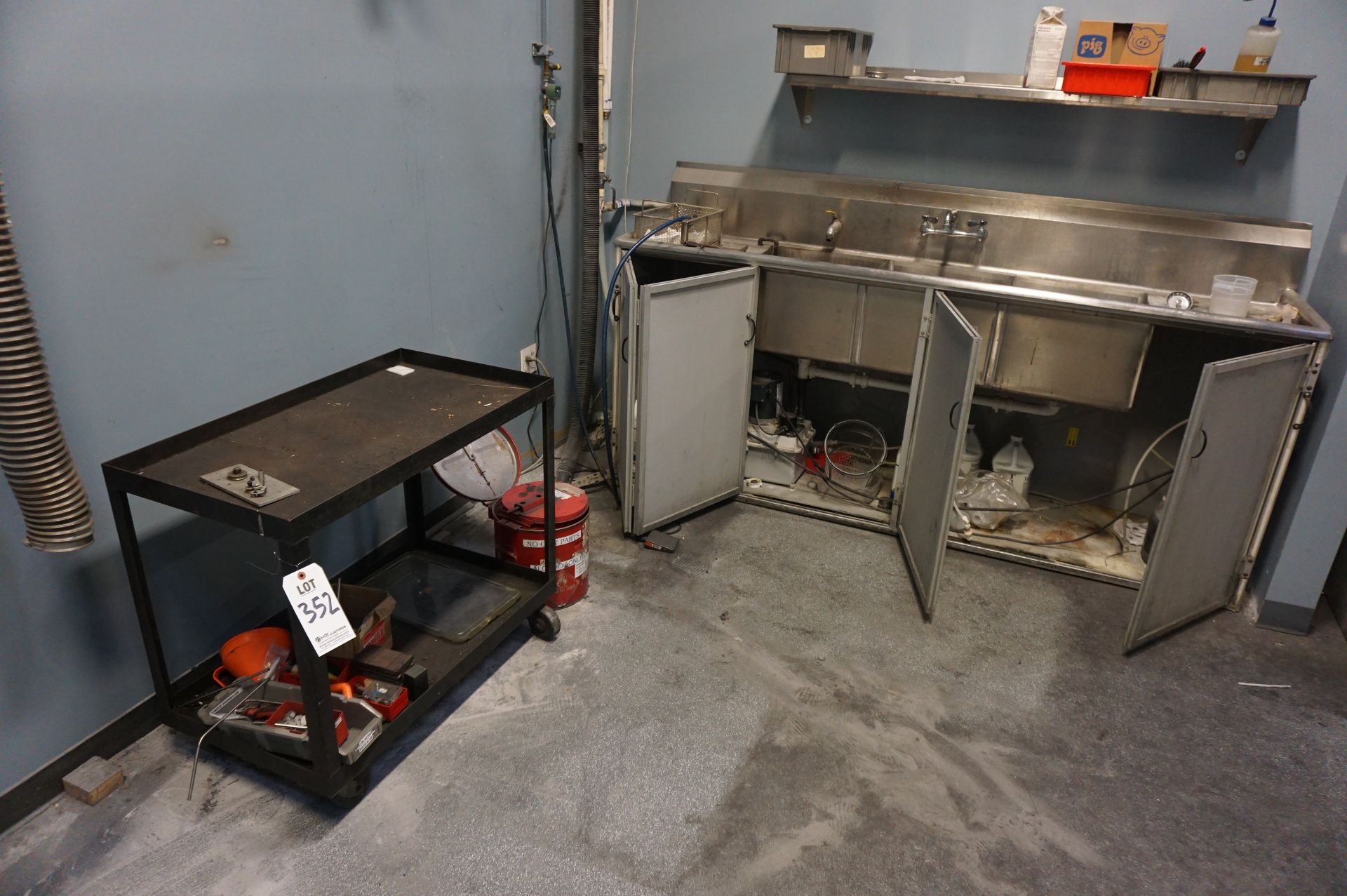 LOT TO INCLUDE: STAINLESS STEEL SINK AREA WITH CONTENTS, STAINLESS STEEL BENCH, FILE CABINET, - Image 6 of 6