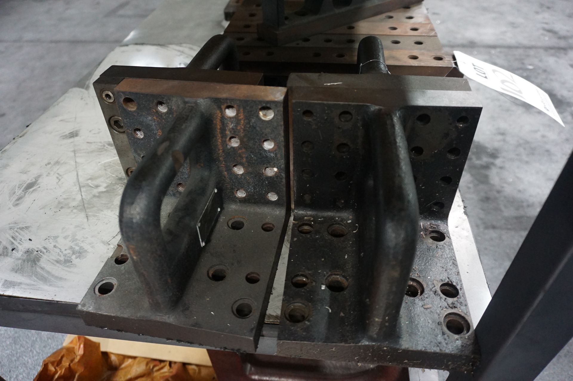 LOT TO INCLUDE: (4) STEVENS ENGINEERING ANGLE PLATES, (2) MISC. ANGLES PLATES VARIED SIZES - Image 3 of 4