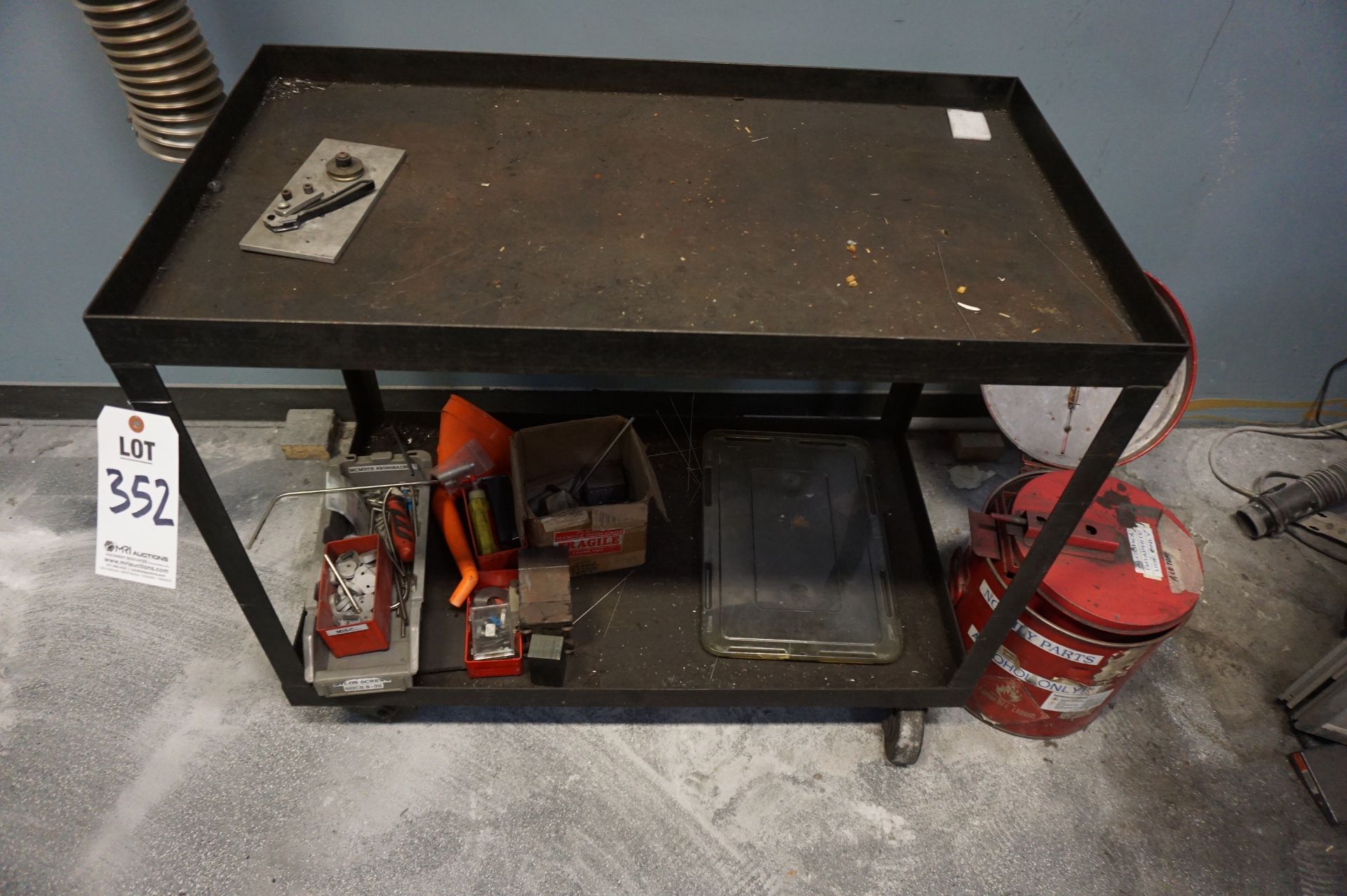 LOT TO INCLUDE: STAINLESS STEEL SINK AREA WITH CONTENTS, STAINLESS STEEL BENCH, FILE CABINET, - Image 5 of 6